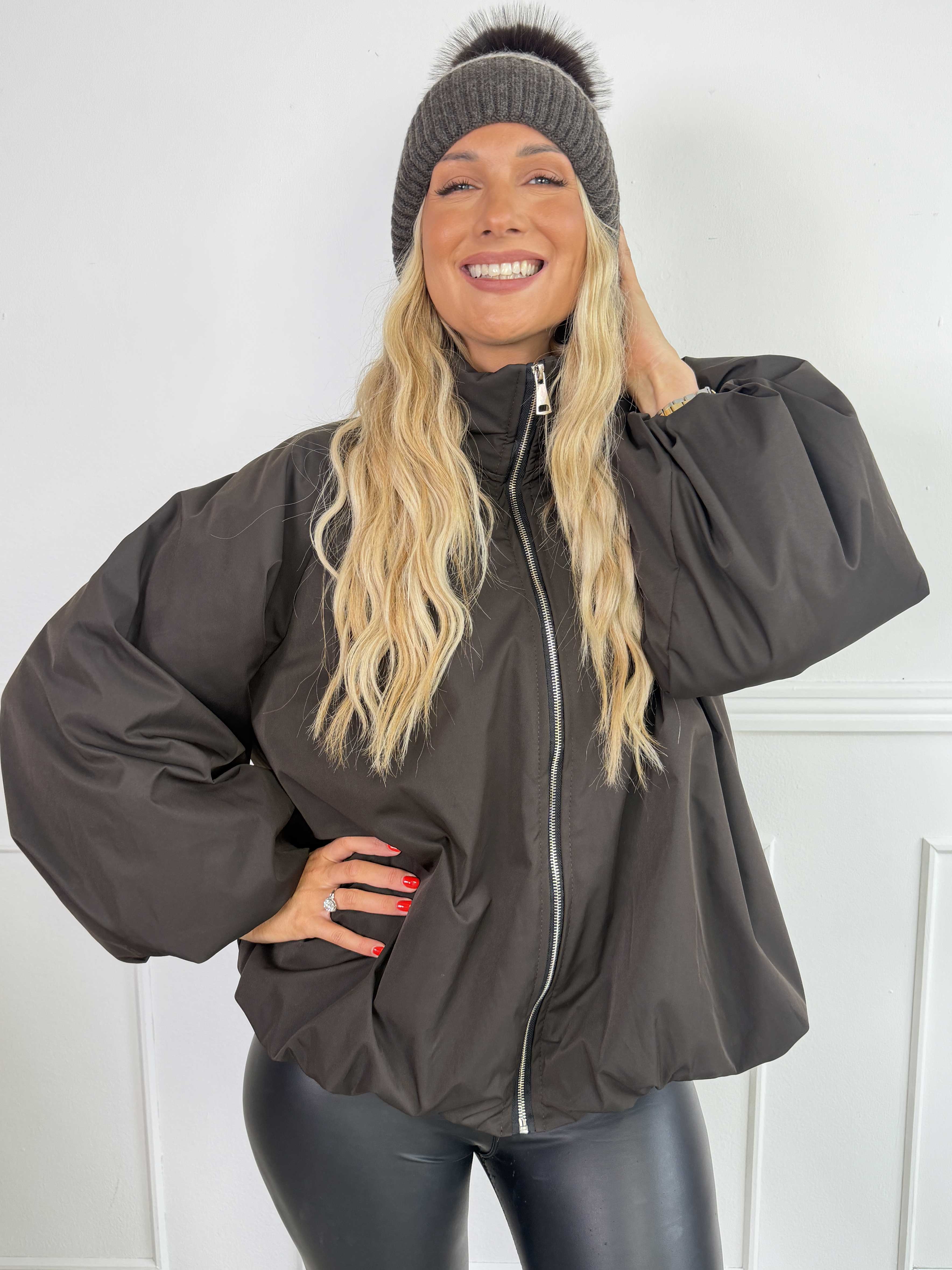 Gemma - Varm og trendy plus size bomber dynejakke