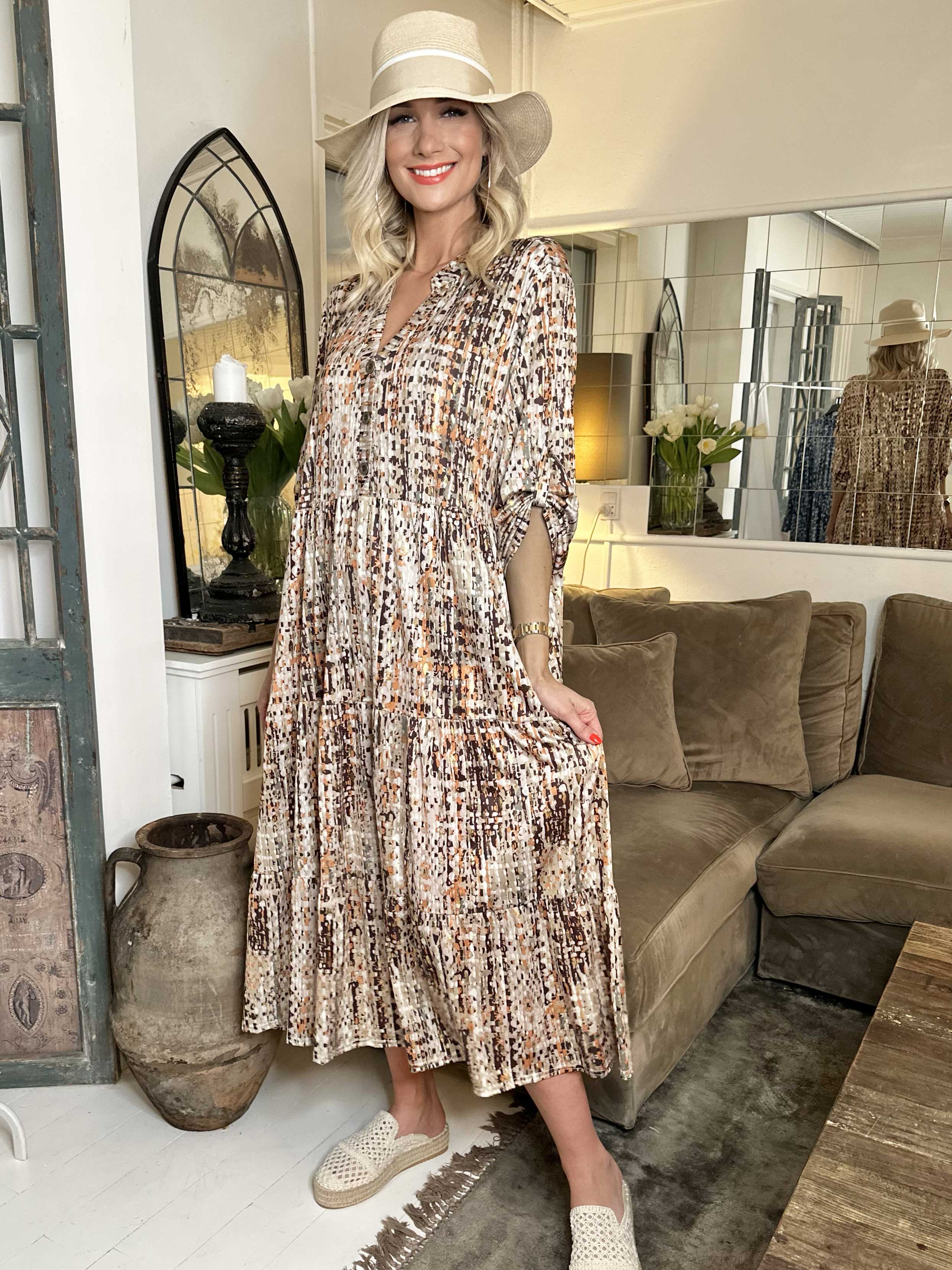 Milano Pattern - Lang mønstret kjole med lag på lag look