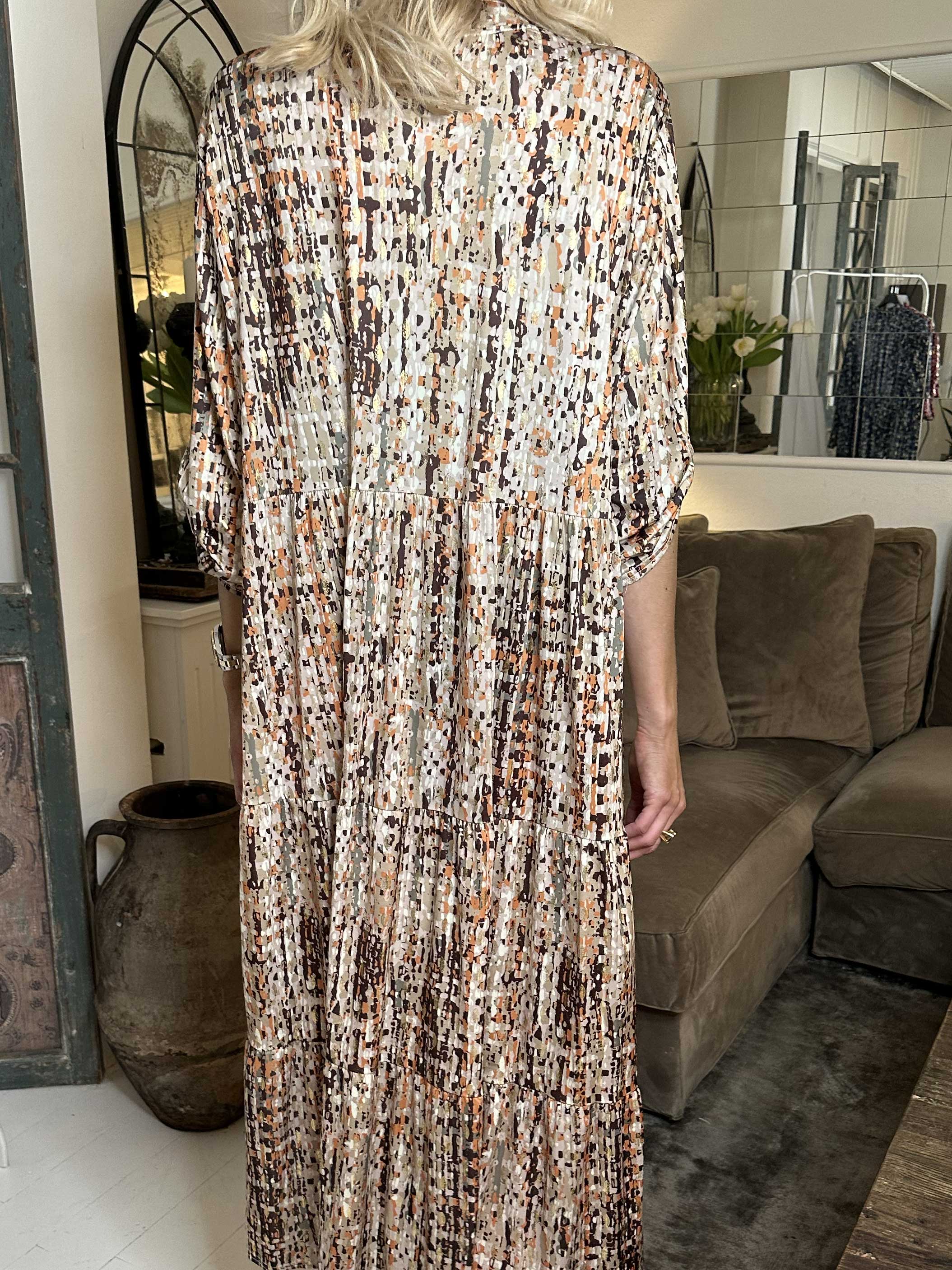 Milano Pattern - Lang mønstret kjole med lag på lag look