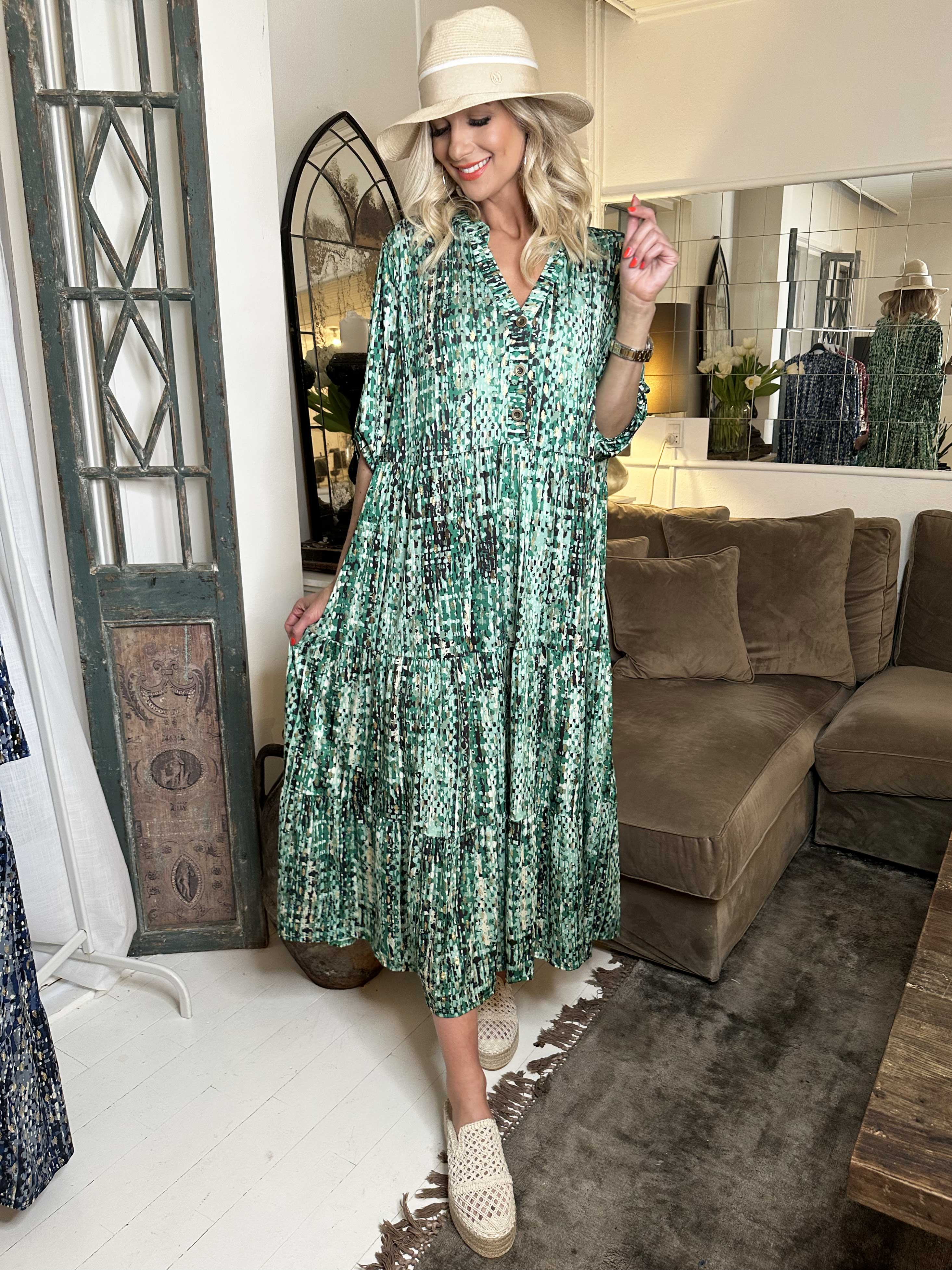 Milano Pattern - Lang mønstret kjole med lag på lag look