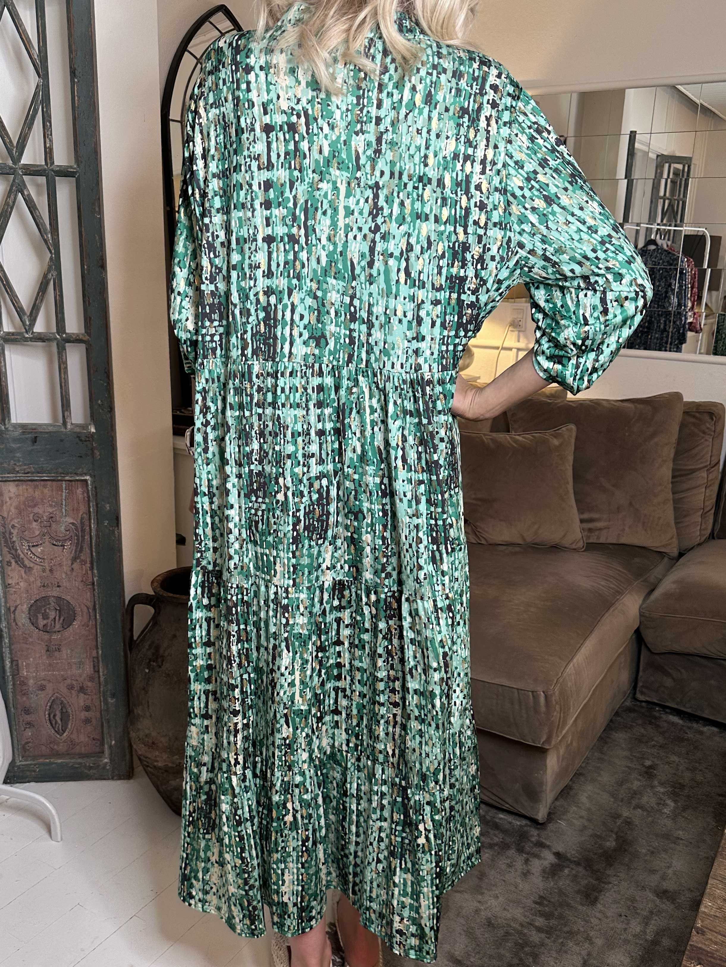 Milano Pattern - Lang mønstret kjole med lag på lag look