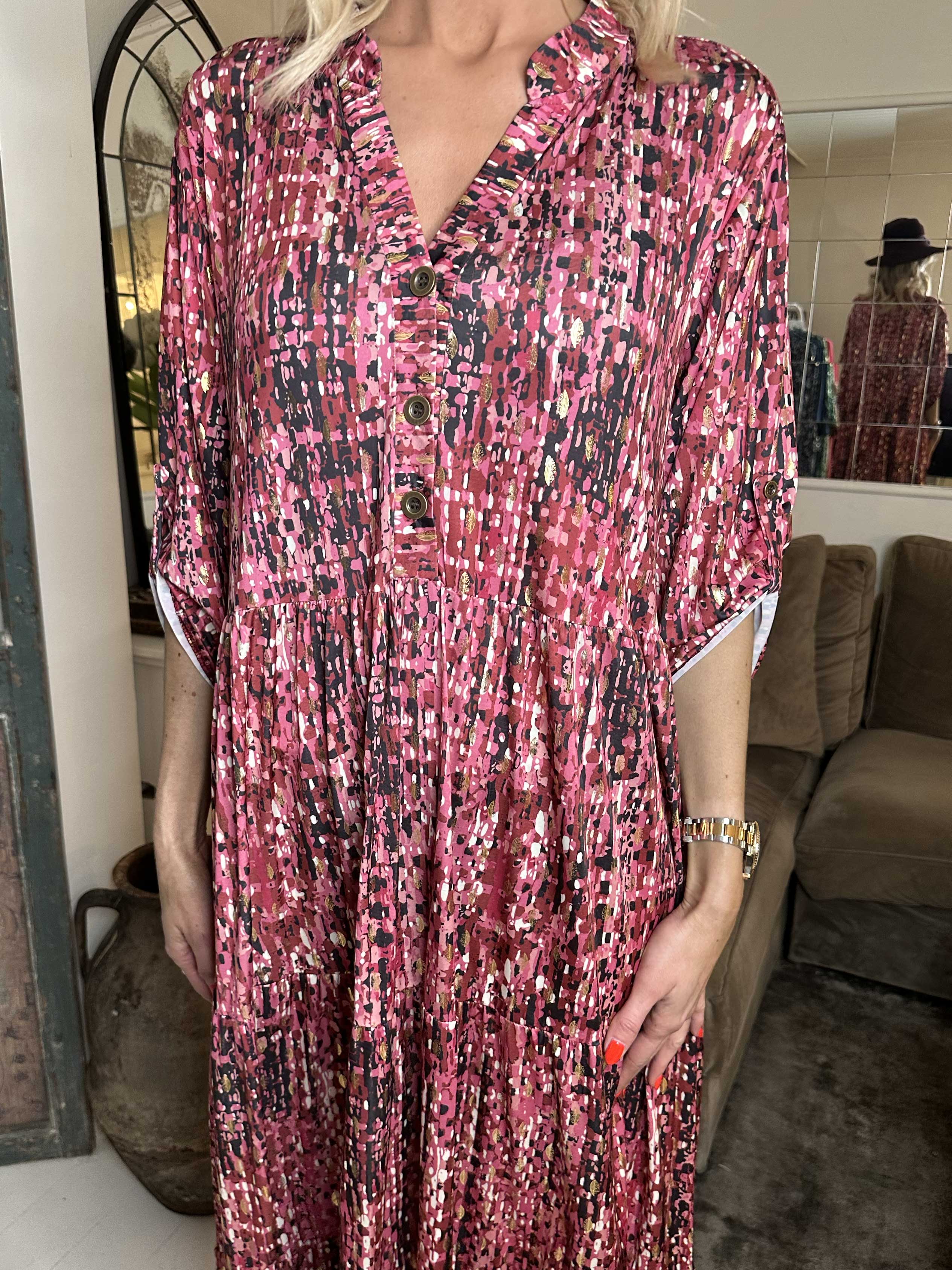 Milano Pattern - Lang mønstret kjole med lag på lag look