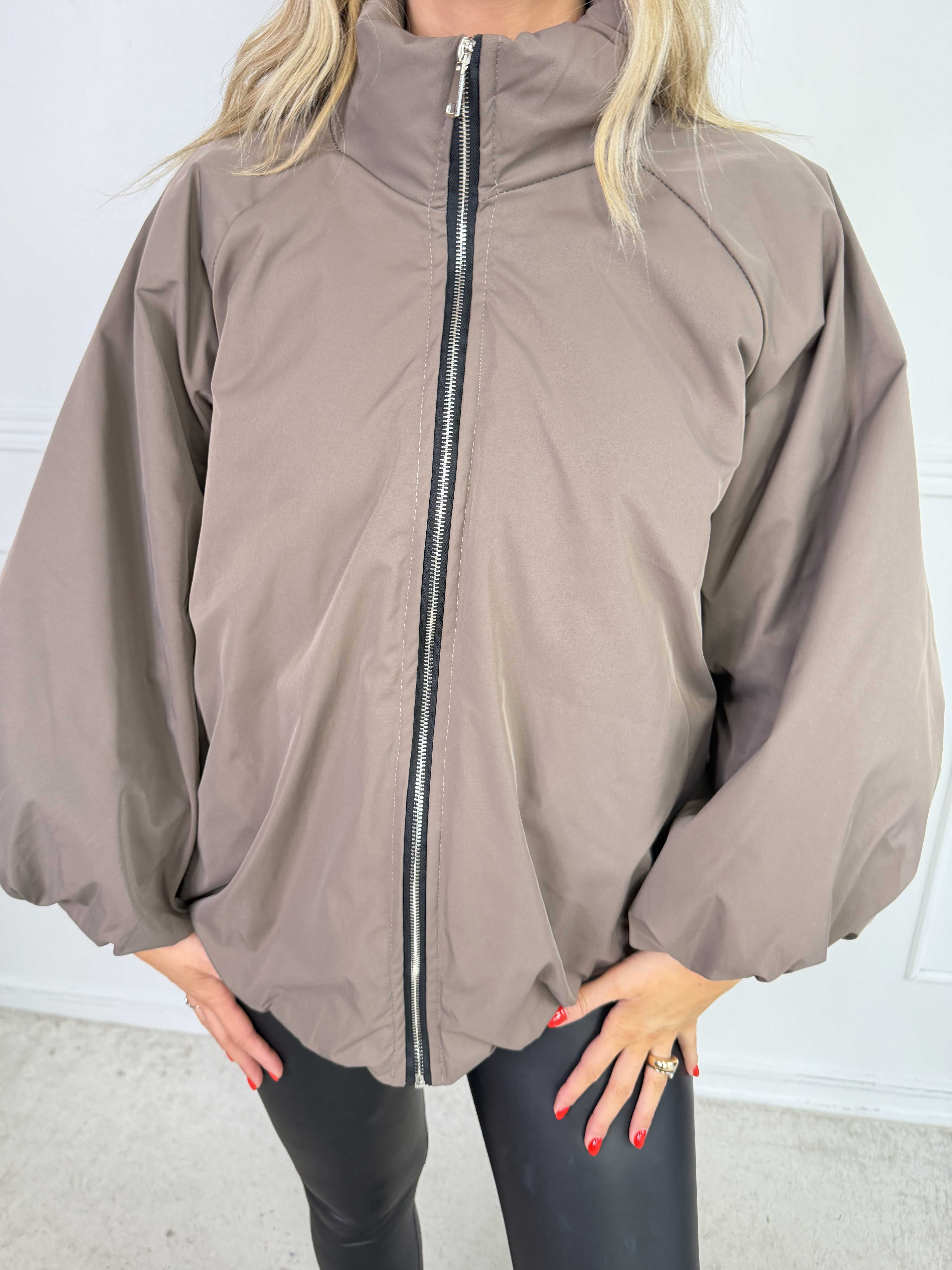 Gemma - Varm og trendy plus size bomber dynejakke