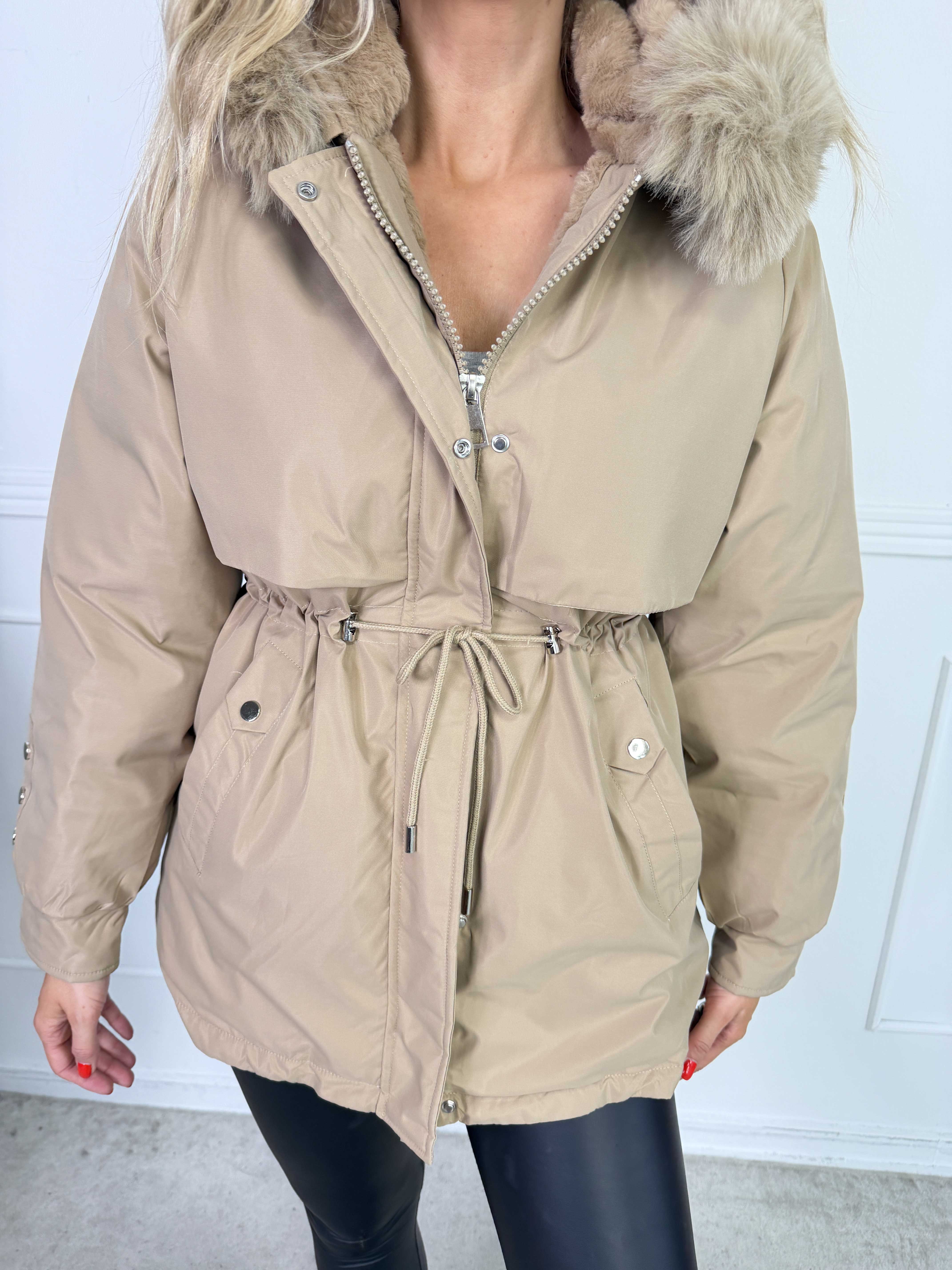 Miamaia - Varm og stilfuld dynejakke med blød faux fur-krave