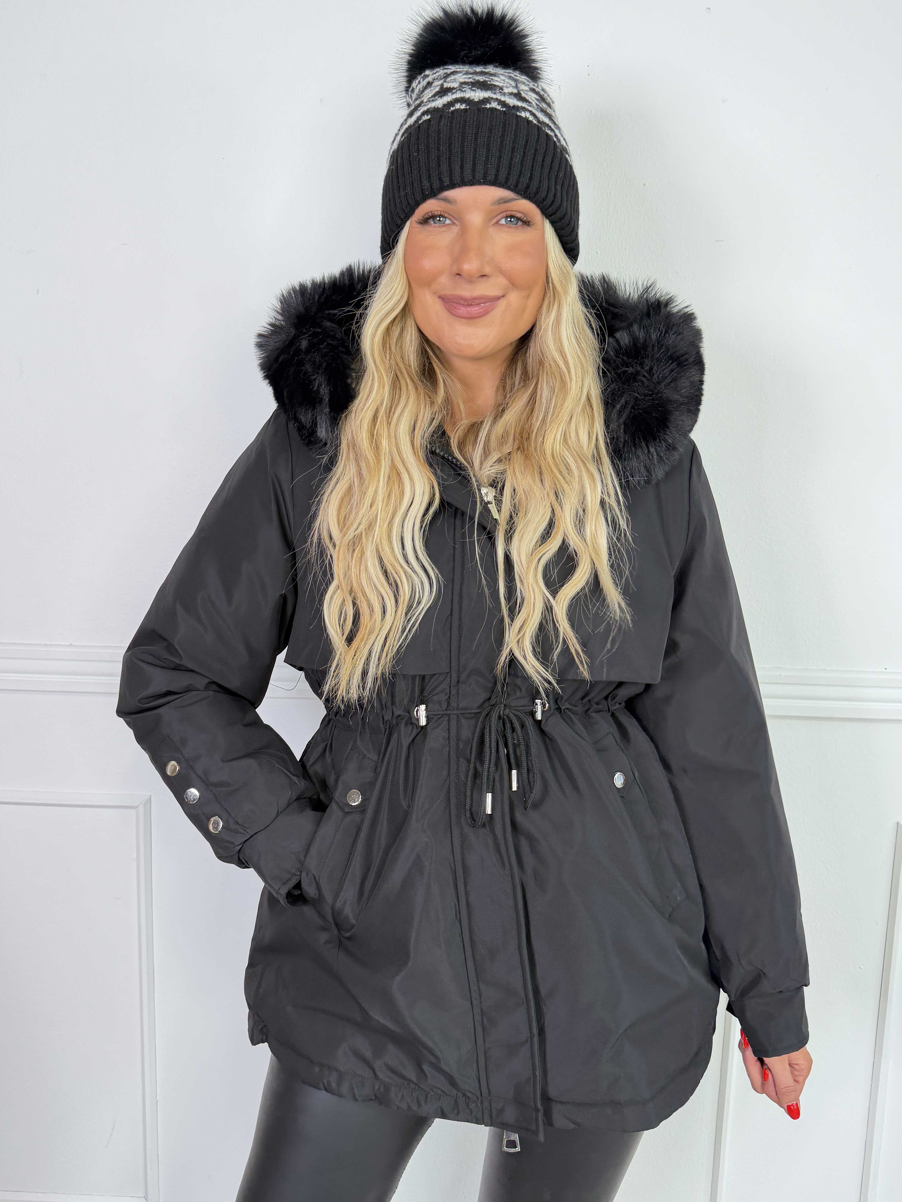 Miamaia - Varm og stilfuld dynejakke med blød faux fur-krave