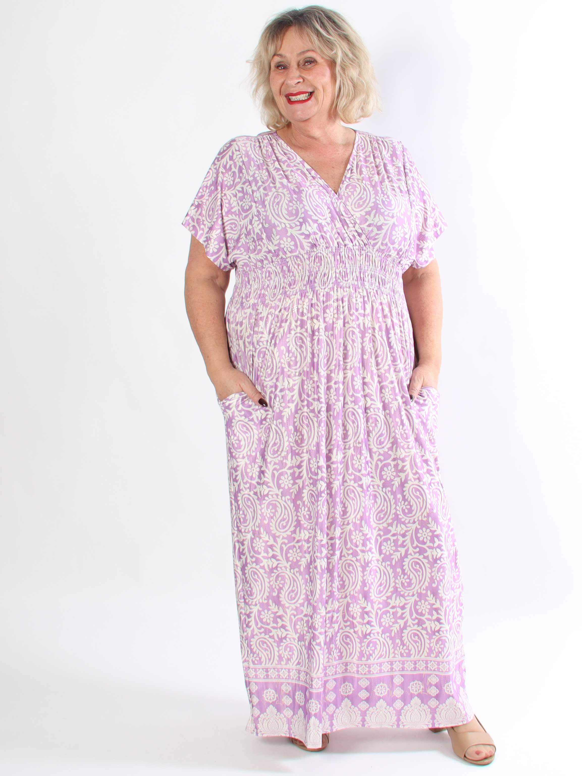 Pams Boteh - Lang elastisk mønstret plus size kjole med lommer