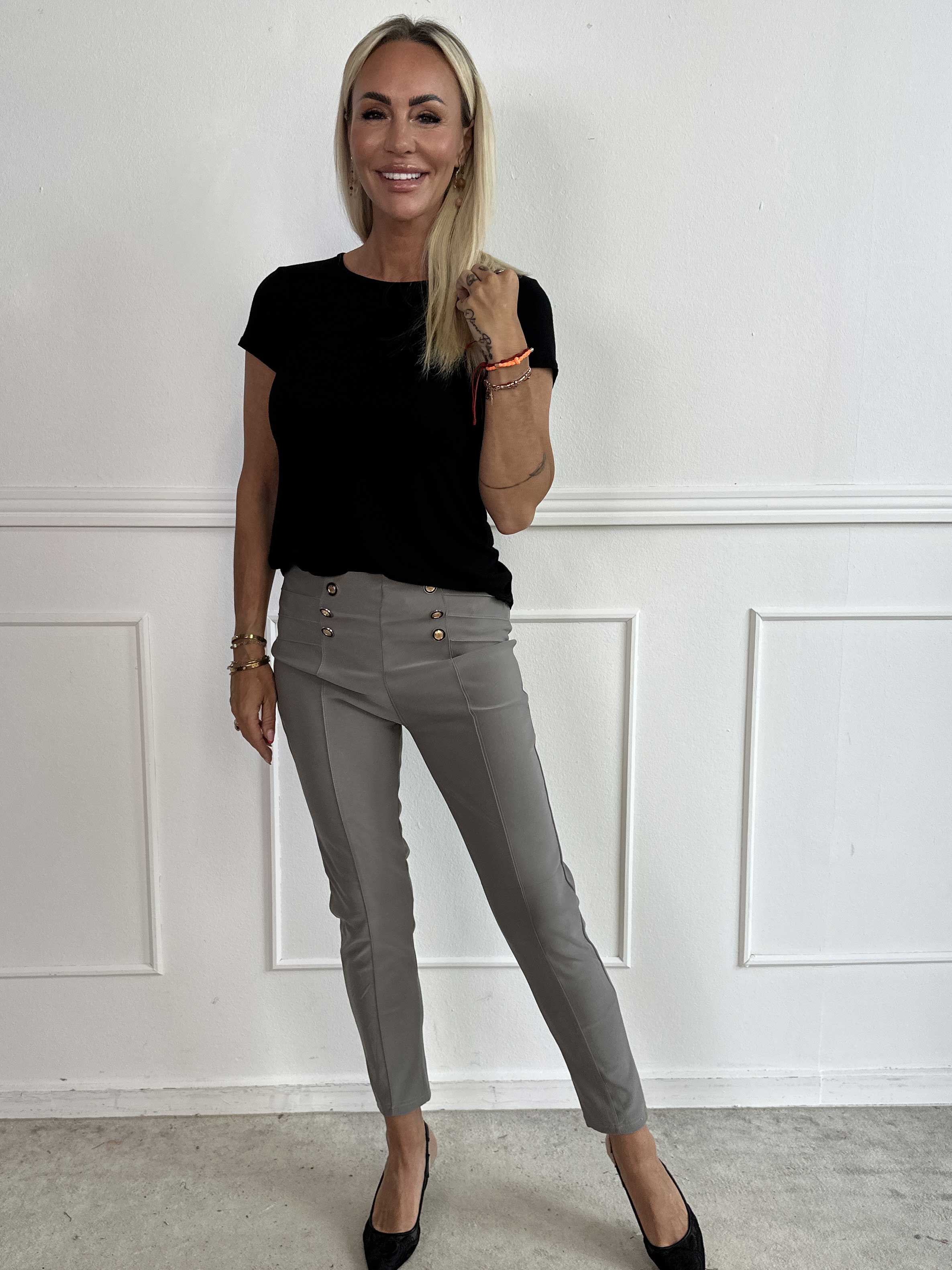 Jolie - Elastiske bløde leggings med guld knapper