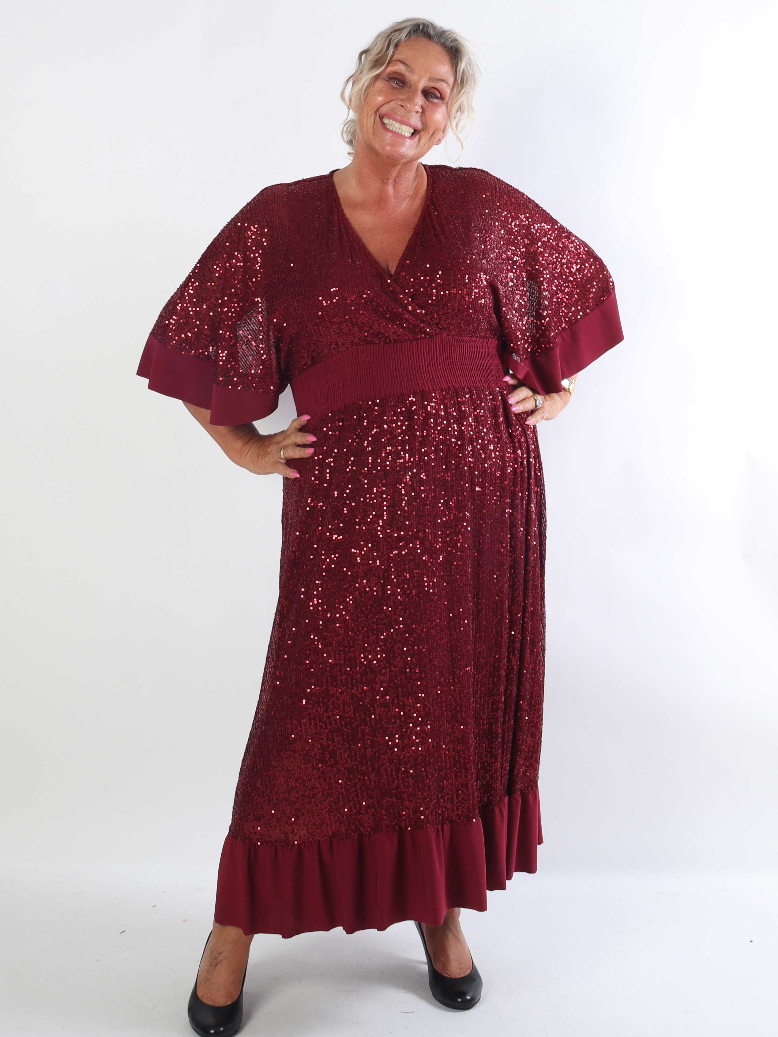 Pamela Glitter - Lang plus size pailletkjole med flæser og smock