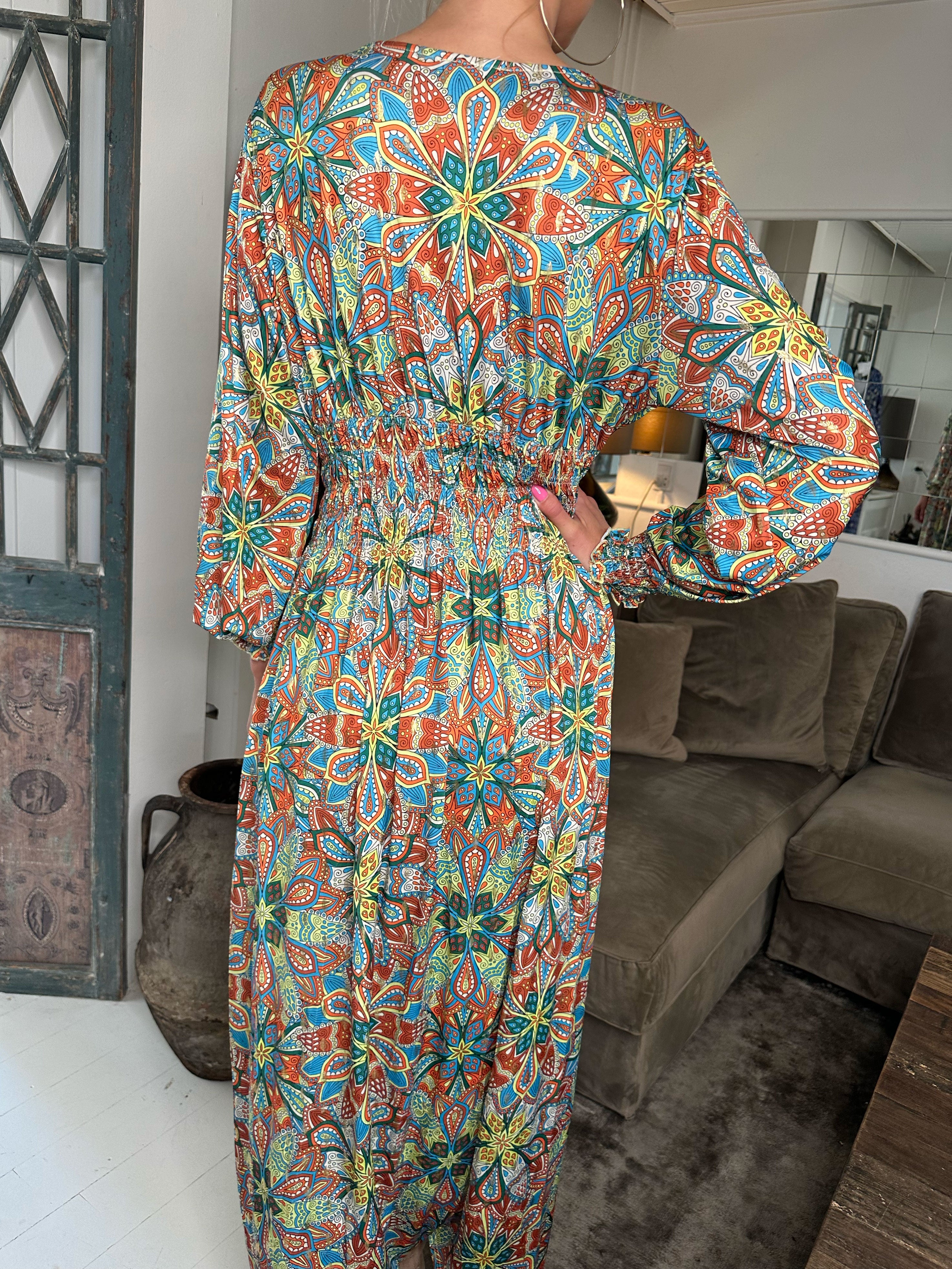 Pams Multi L/S - Lang elastisk kjole i krølfrit stof med lange ærmer