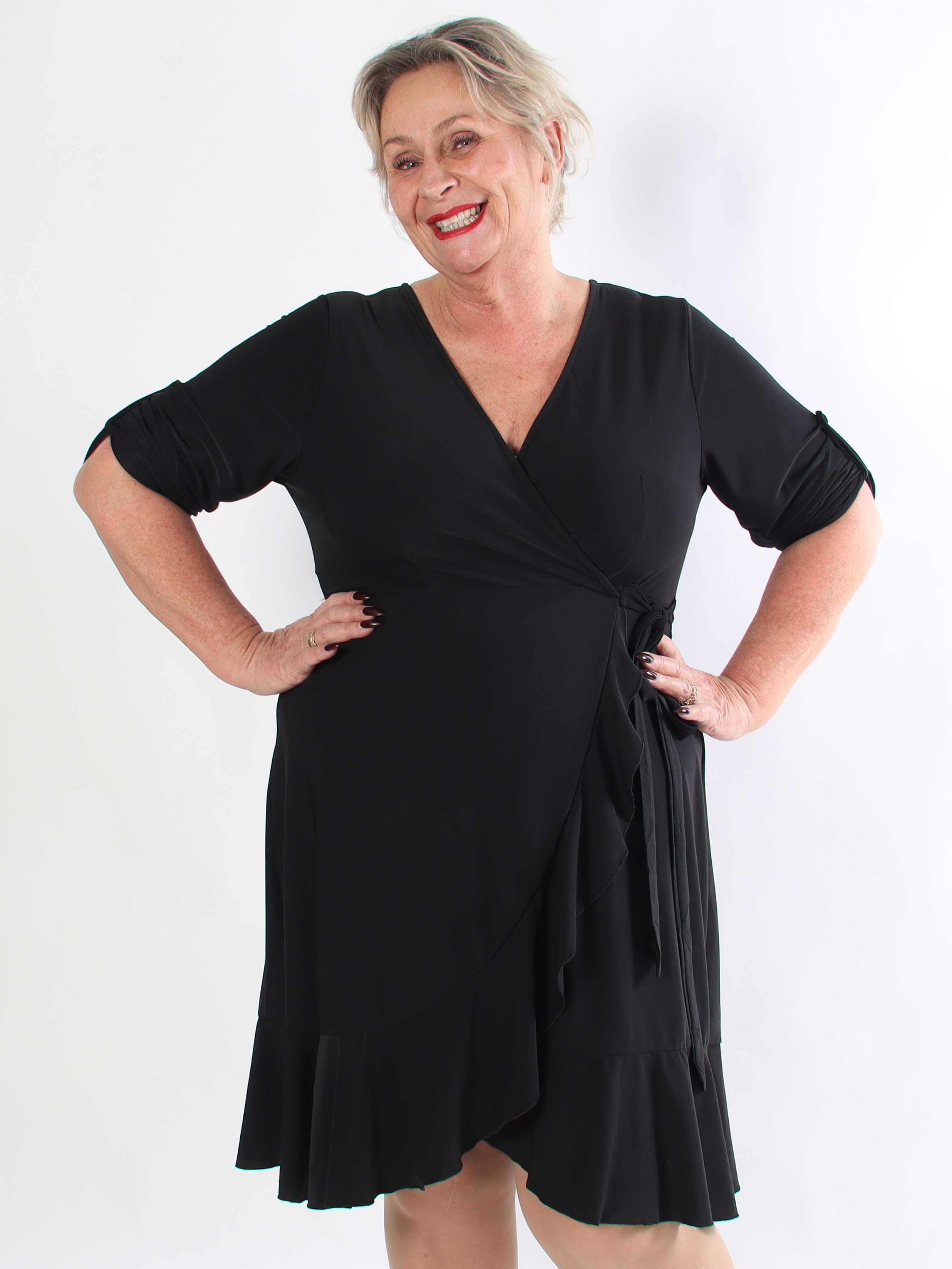Savina Plain - Elastisk langærmet plus size kjole i slå-om-look