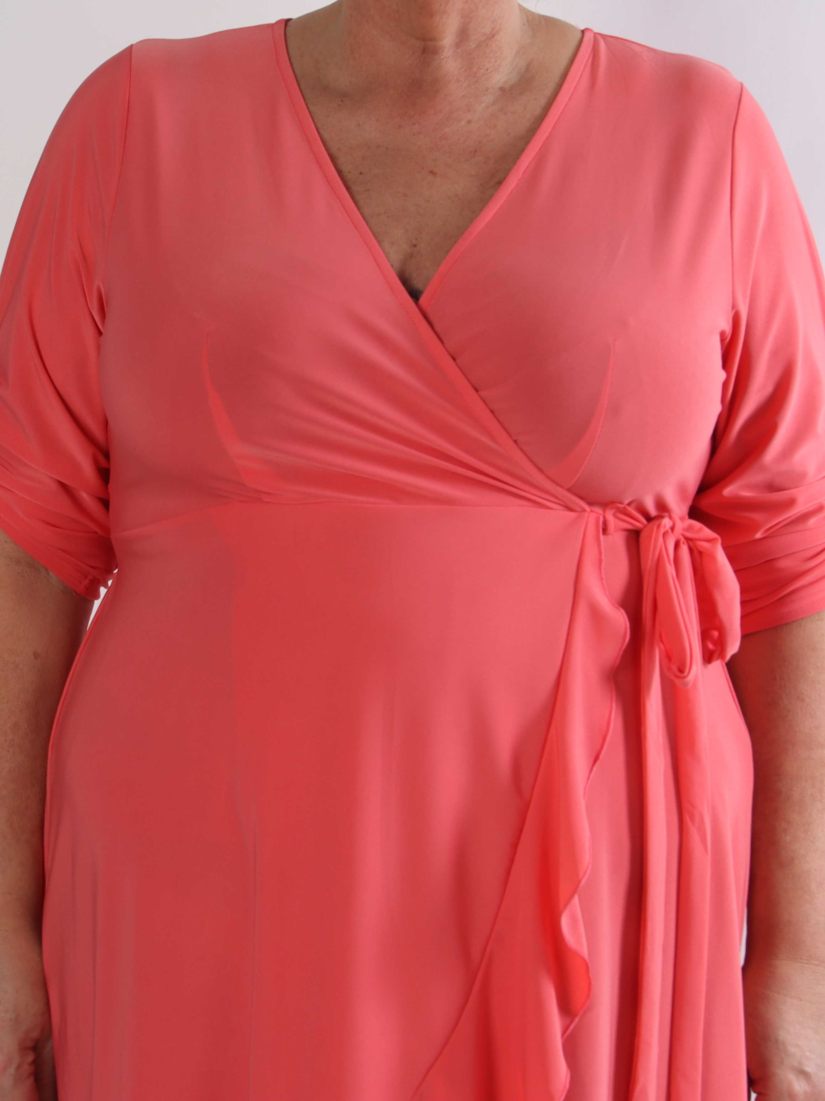 Savina Plain - Elastisk langærmet plus size kjole i slå-om-look