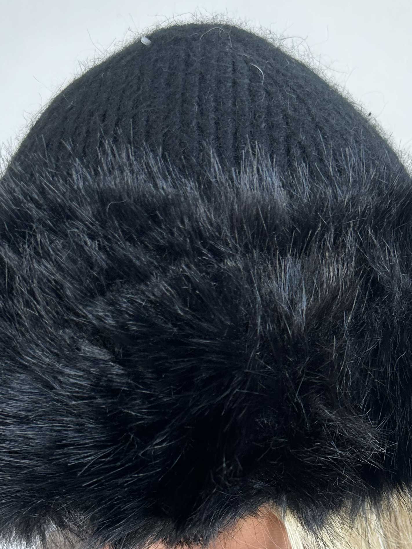 Oasis - Hue med kant af blødt faux fur