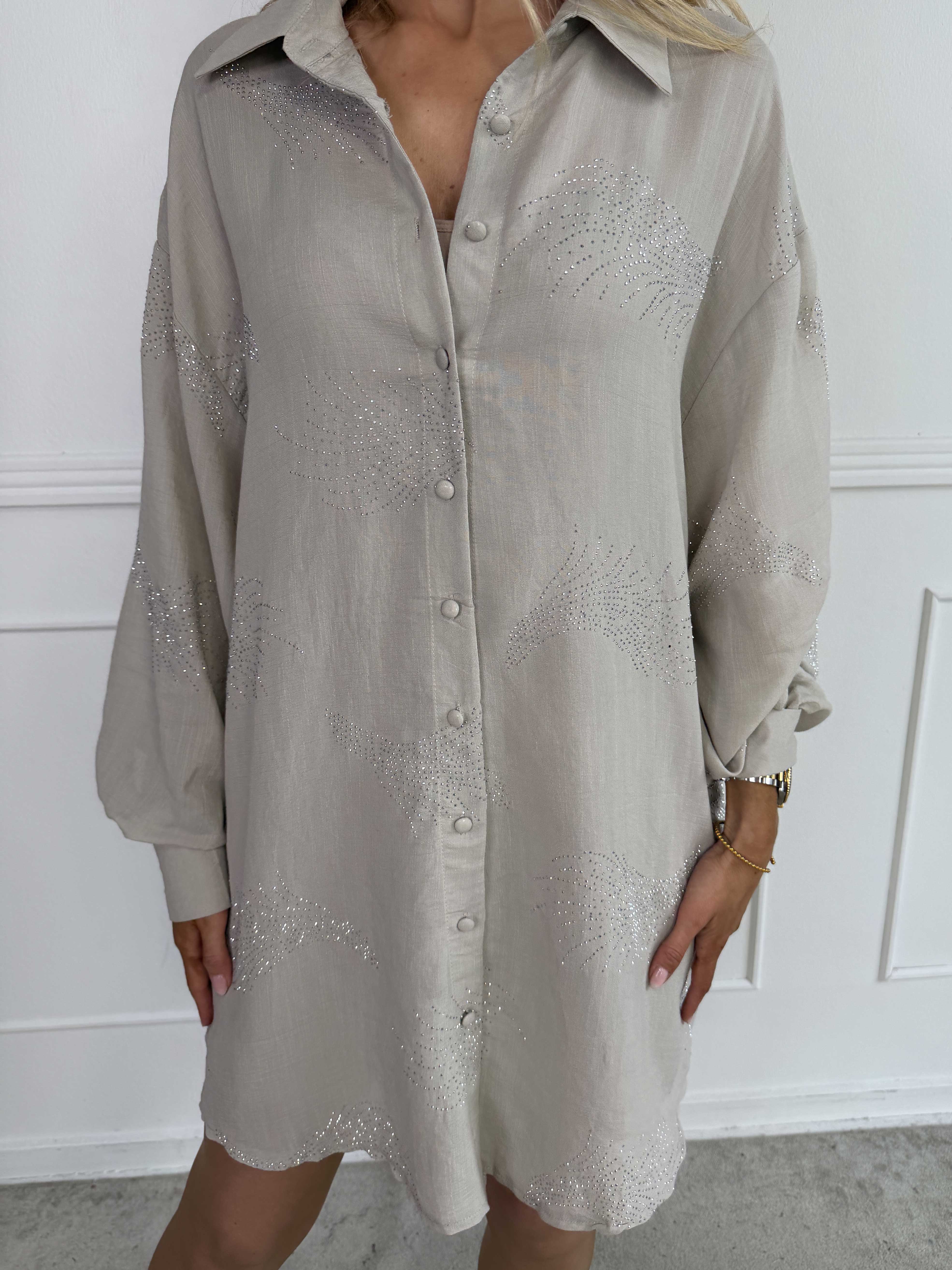 Heidy Long - Plus size skjortekjole med fine similisten og bede manchetter