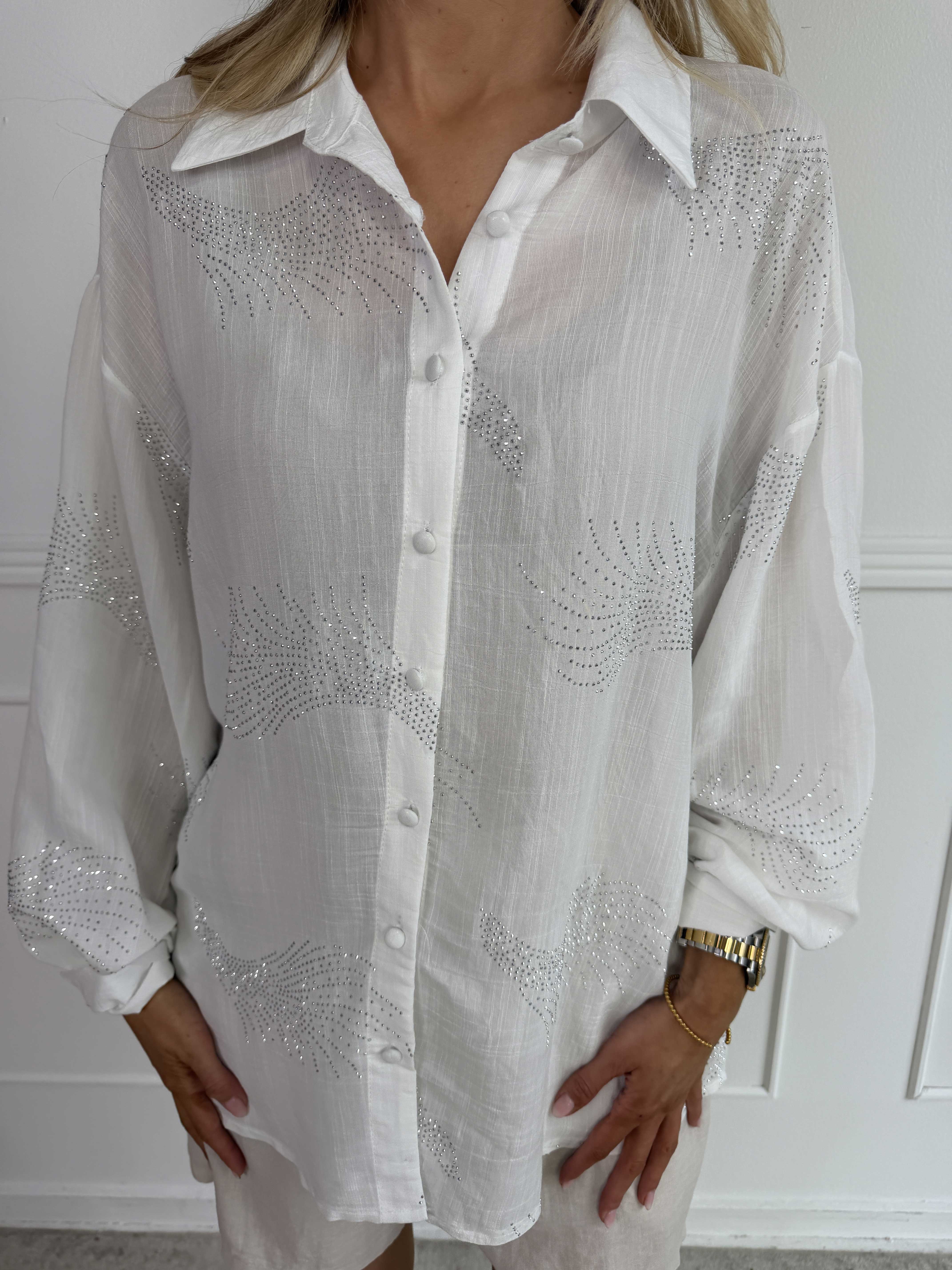 Heidy - Plus size skjorte med fine similisten og brede manchetter