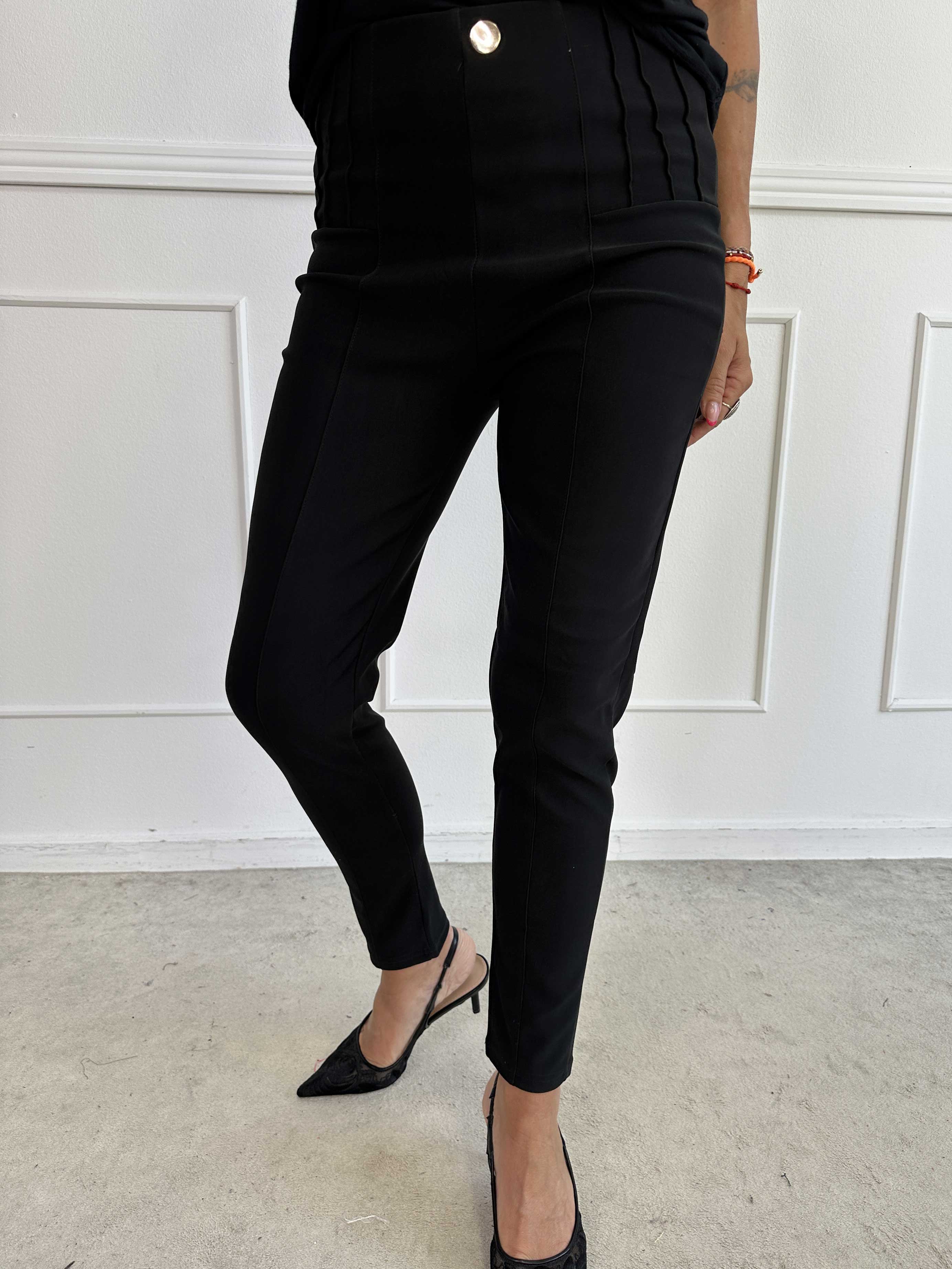 Adilina - Sorte højtaljede bukser med guld knap