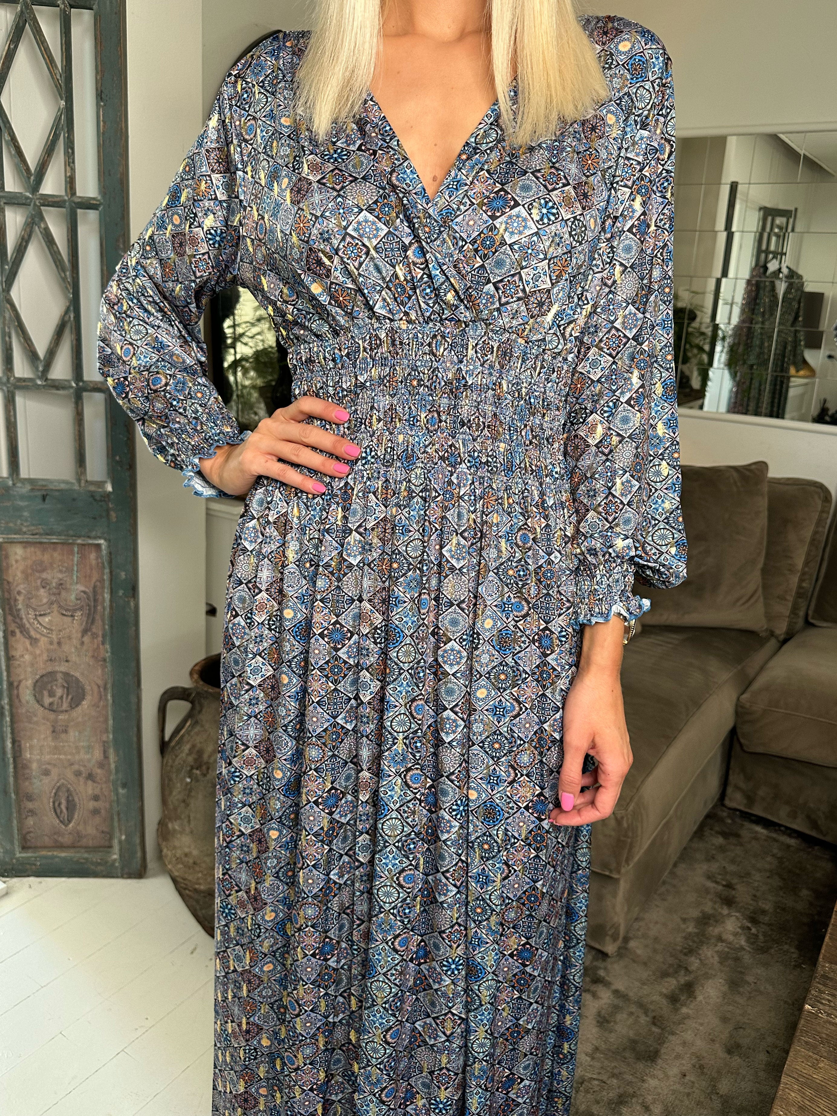 Pams Mosaic L/S - Lang elastisk kjole i krølfrit stof med lange ærmer