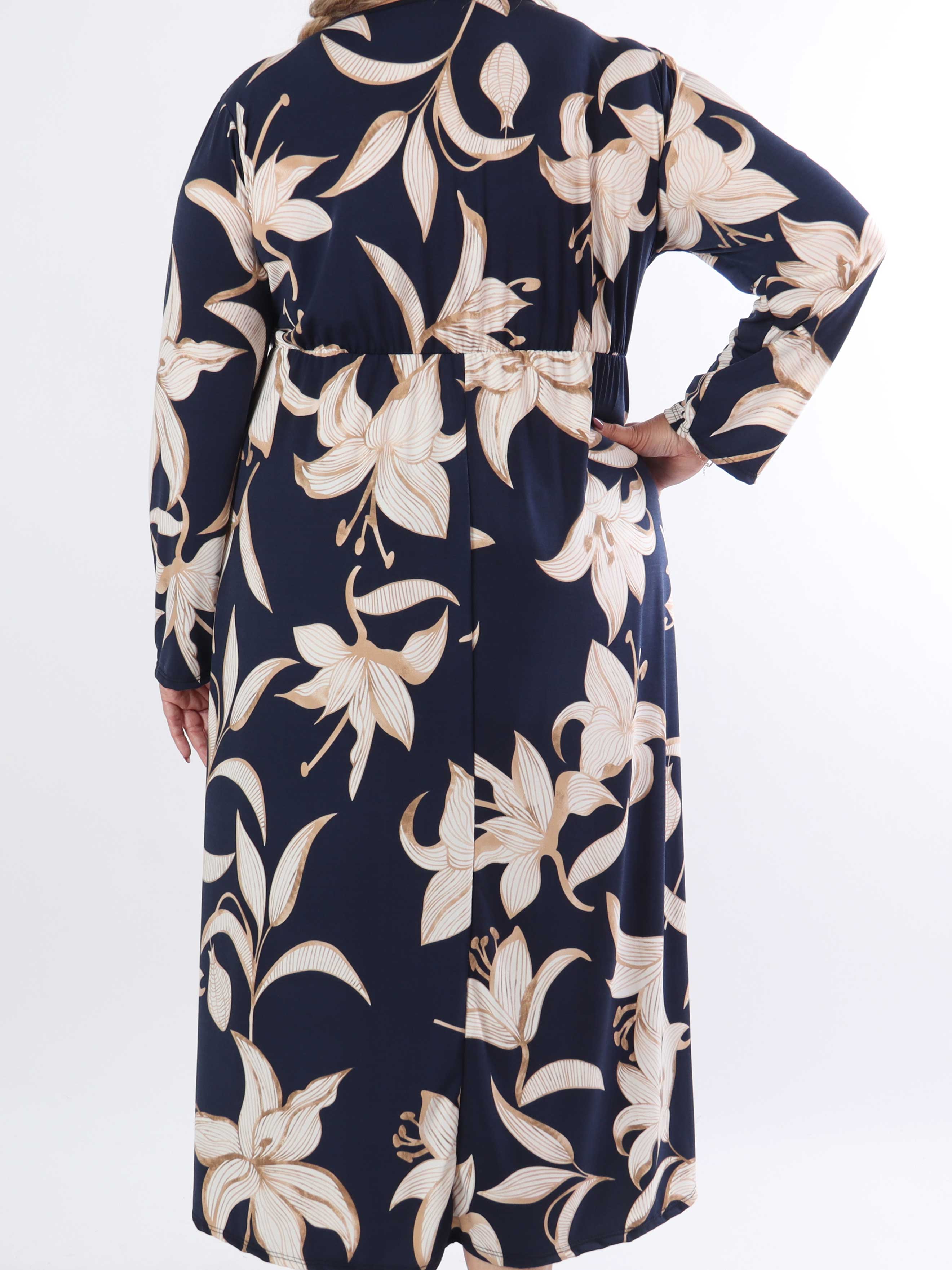 Nelly Flower - Elastisk plus size kjole med liljer på