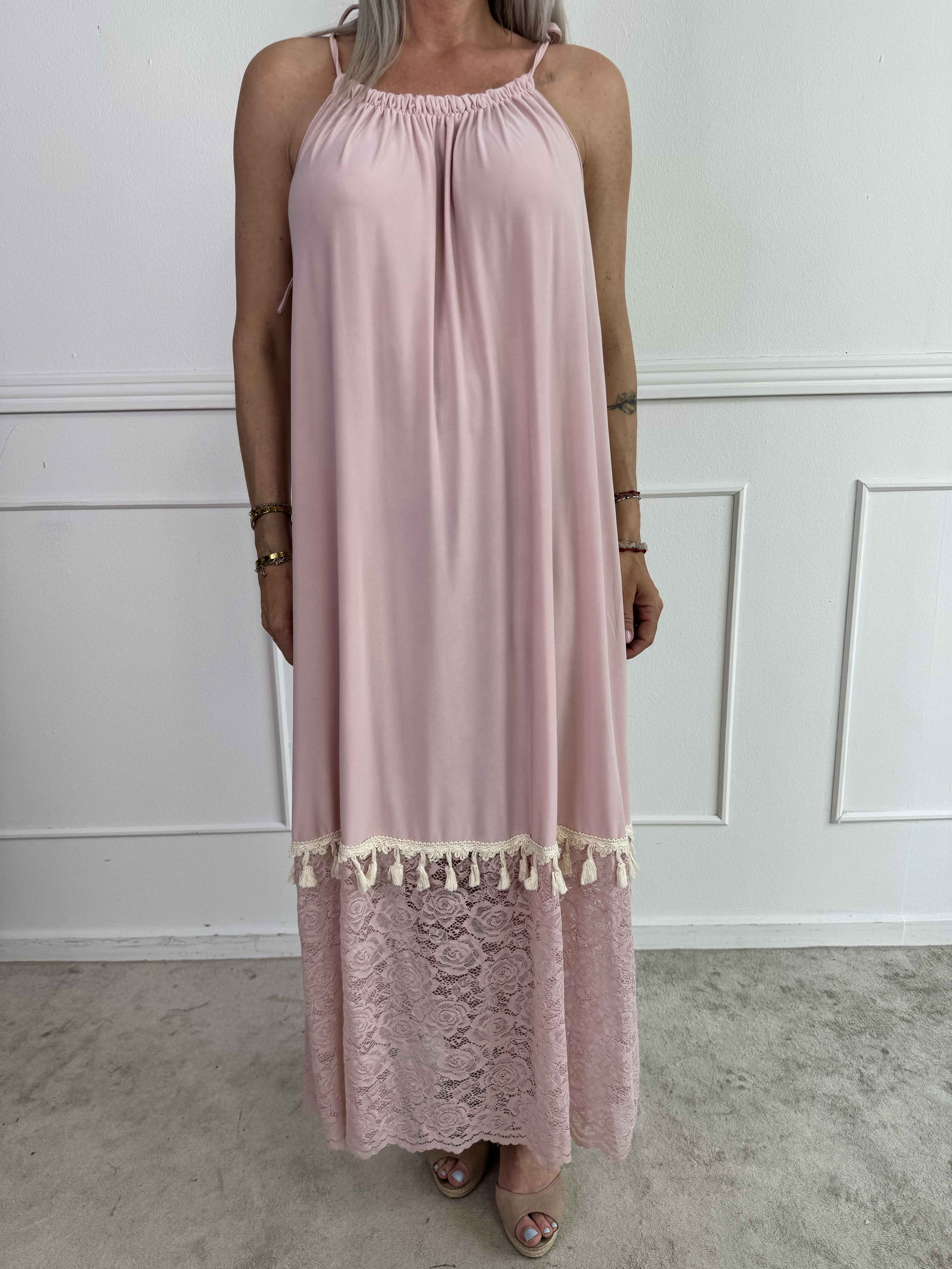 Willow - Lang elastisk kjole med blonde forneden