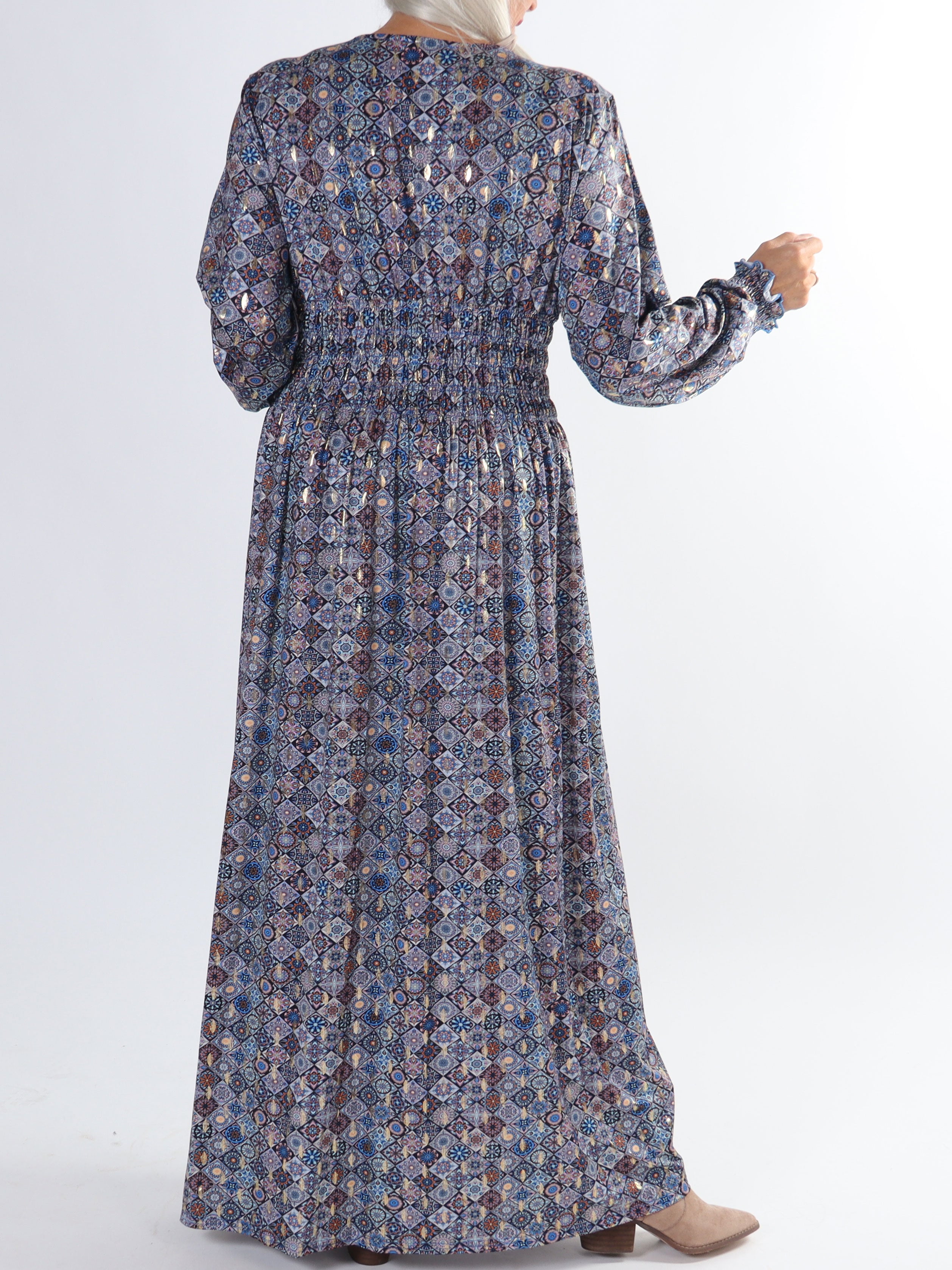 Pams Mosaic L/S - Plus size elastisk kjole i krølfrit stof med lange ærmer