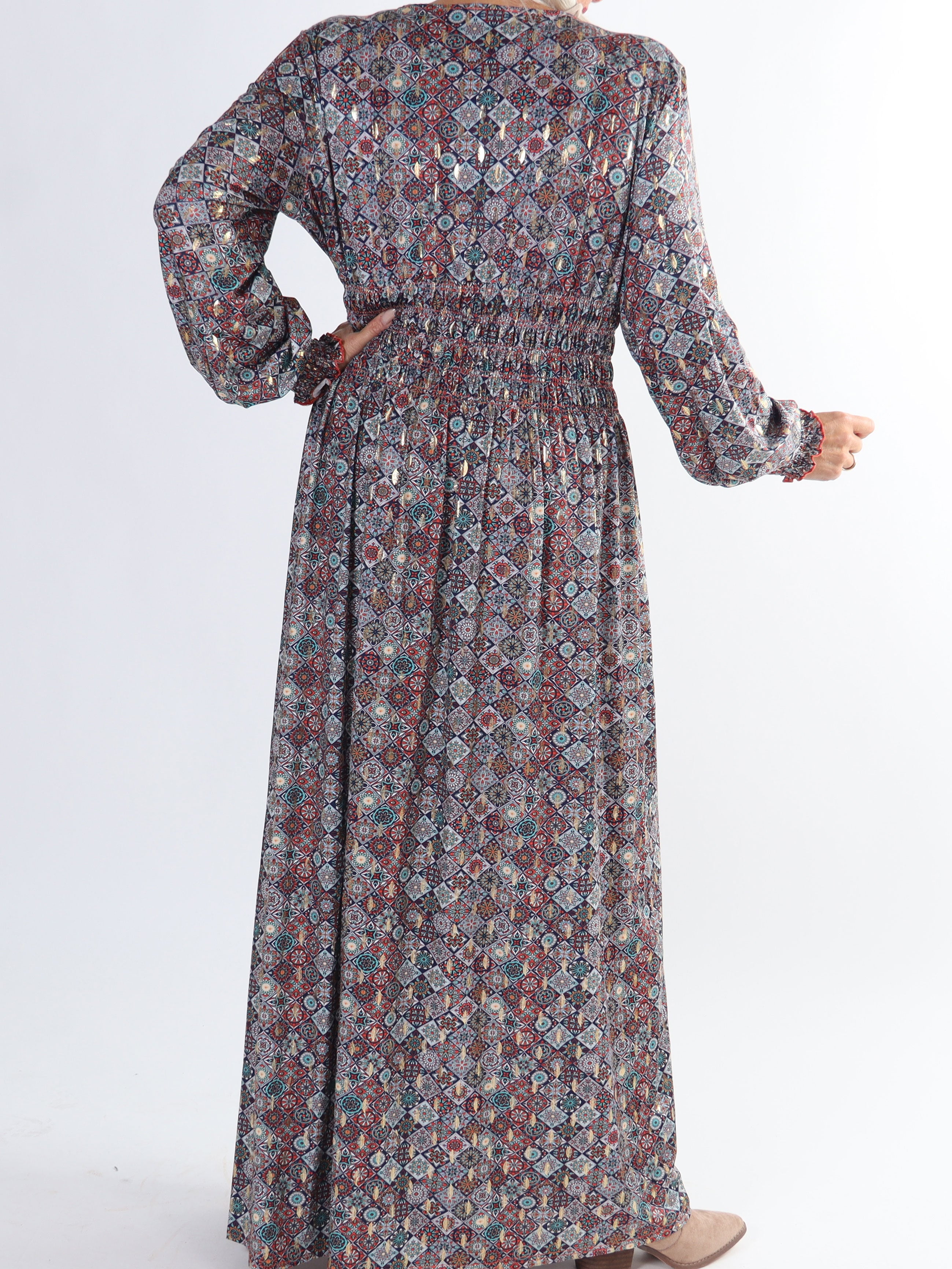 Pams Mosaic L/S - Plus size elastisk kjole i krølfrit stof med lange ærmer