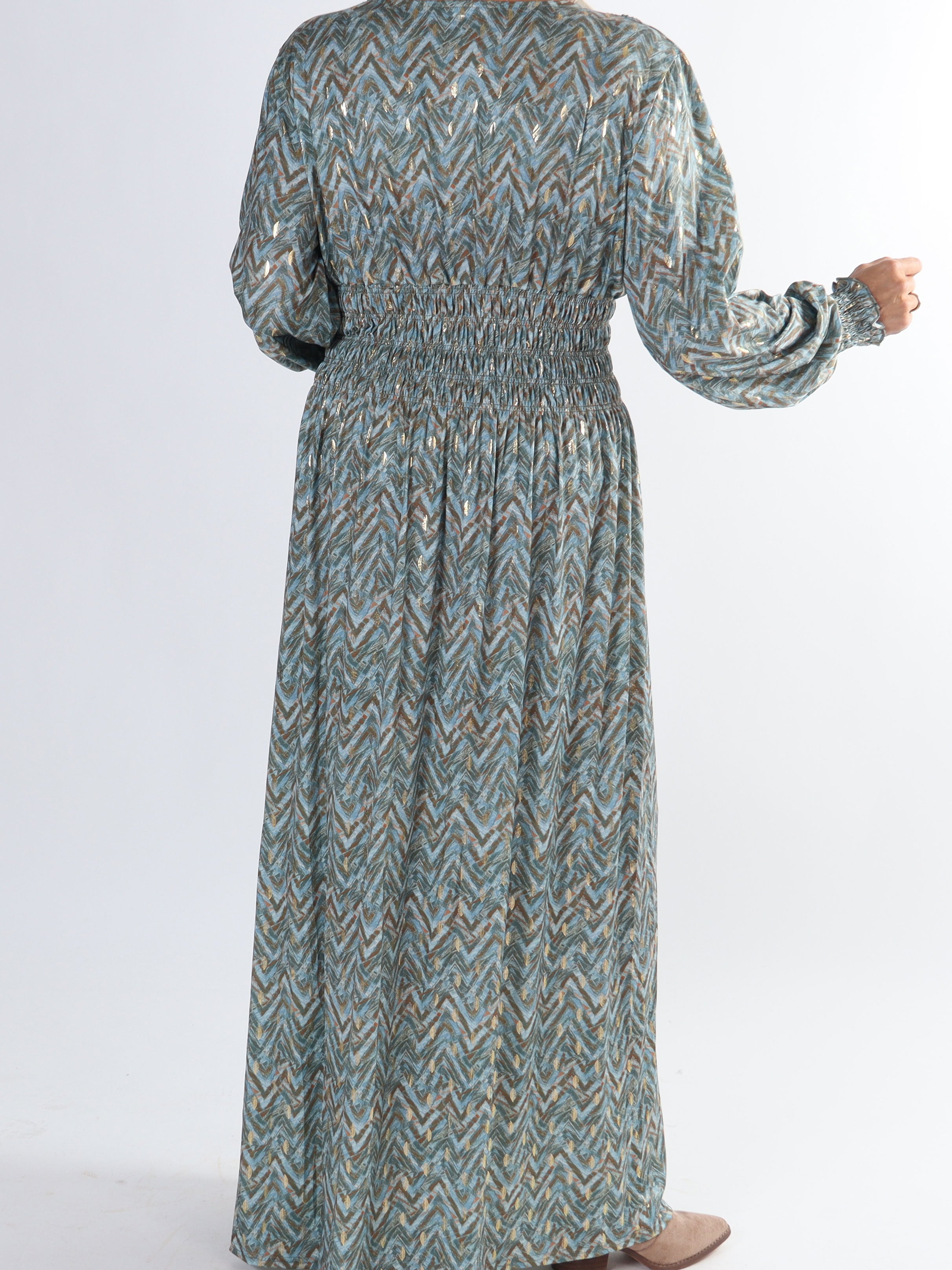 Pams ZigZag L/S - Plus size elastisk kjole i krølfrit stof med lange ærmer