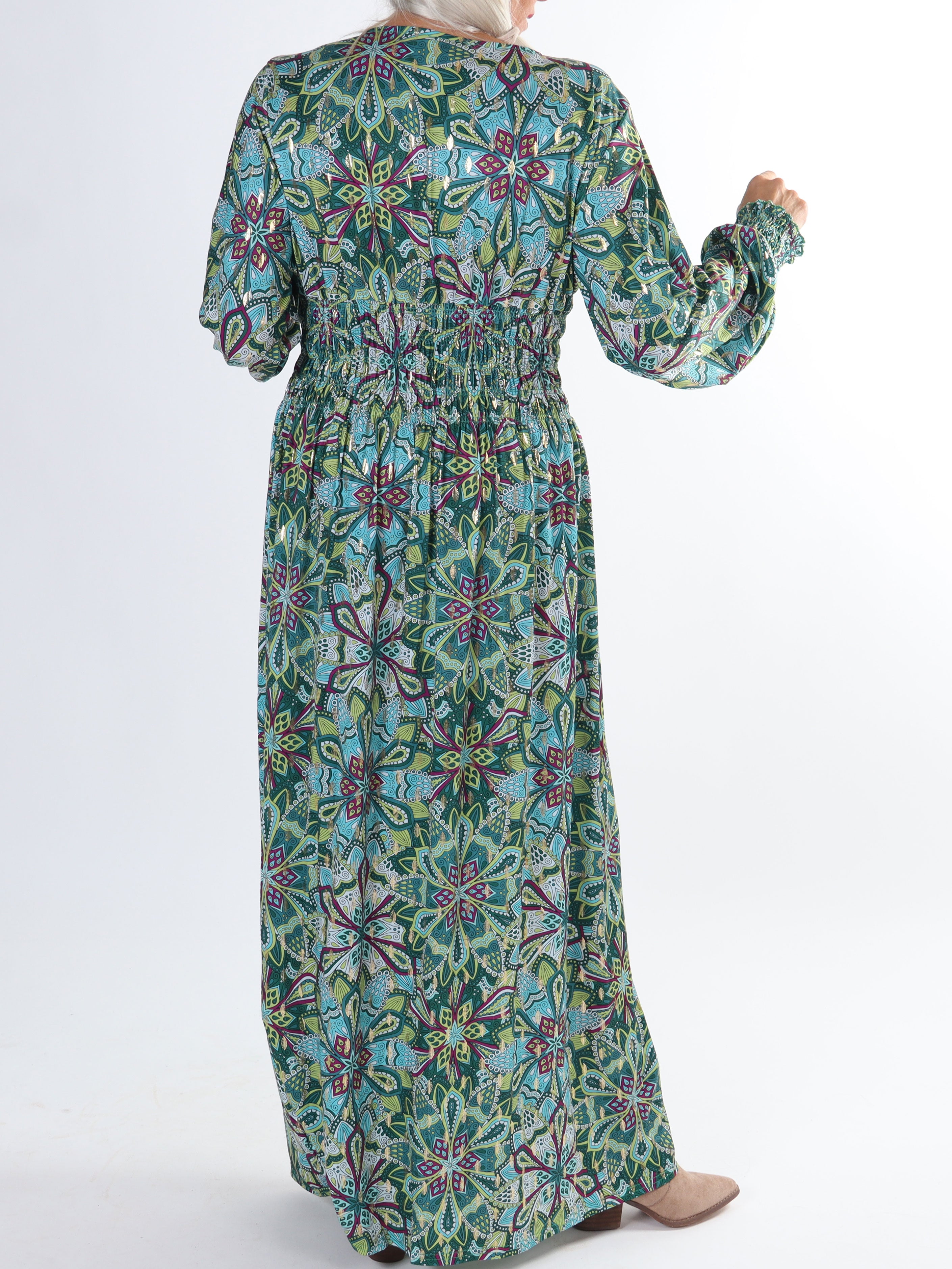 Pams Multi L/S - Plus size elastisk kjole i krølfrit stof med lange ærmer