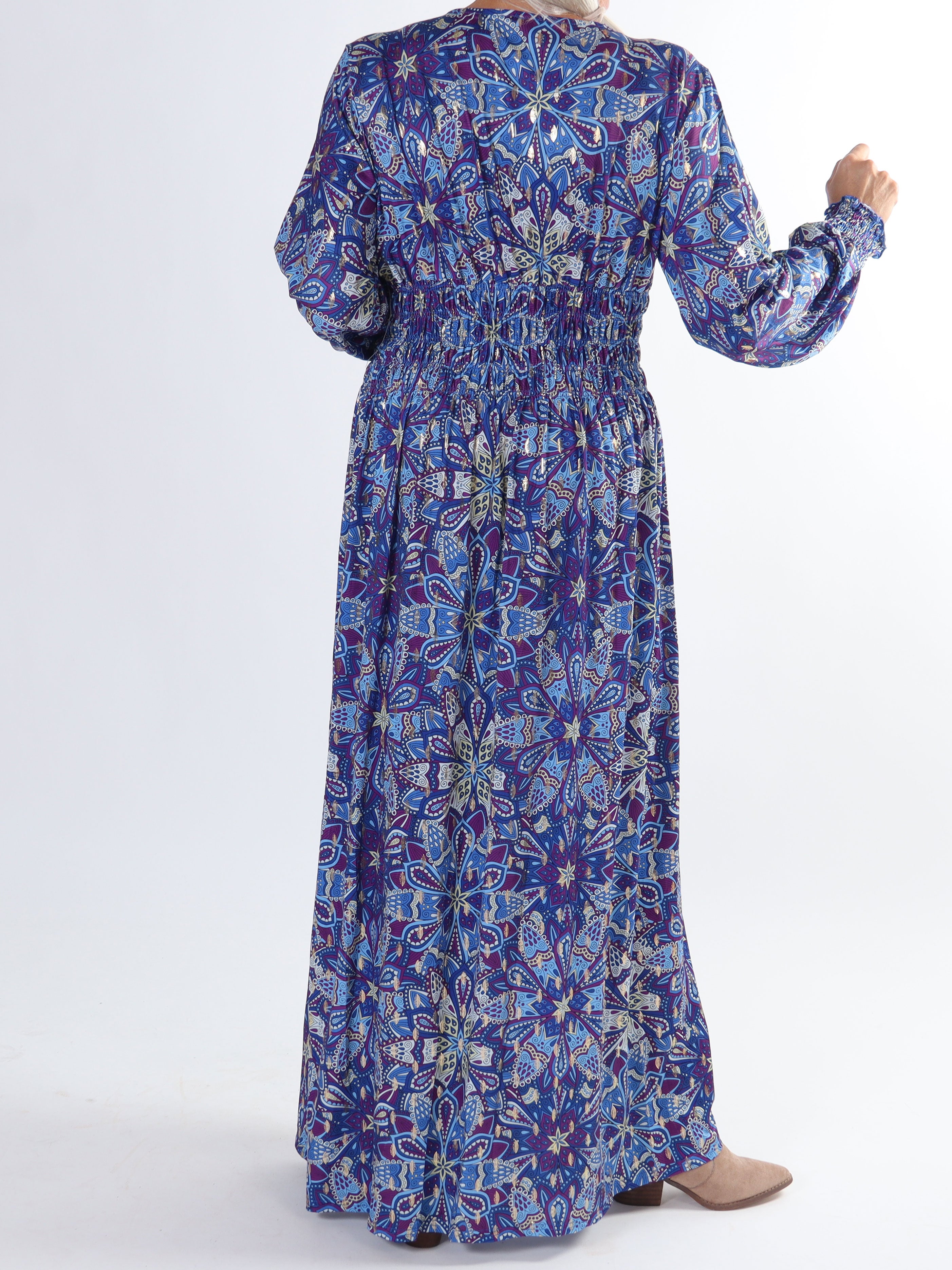 Pams Multi L/S - Plus size elastisk kjole i krølfrit stof med lange ærmer