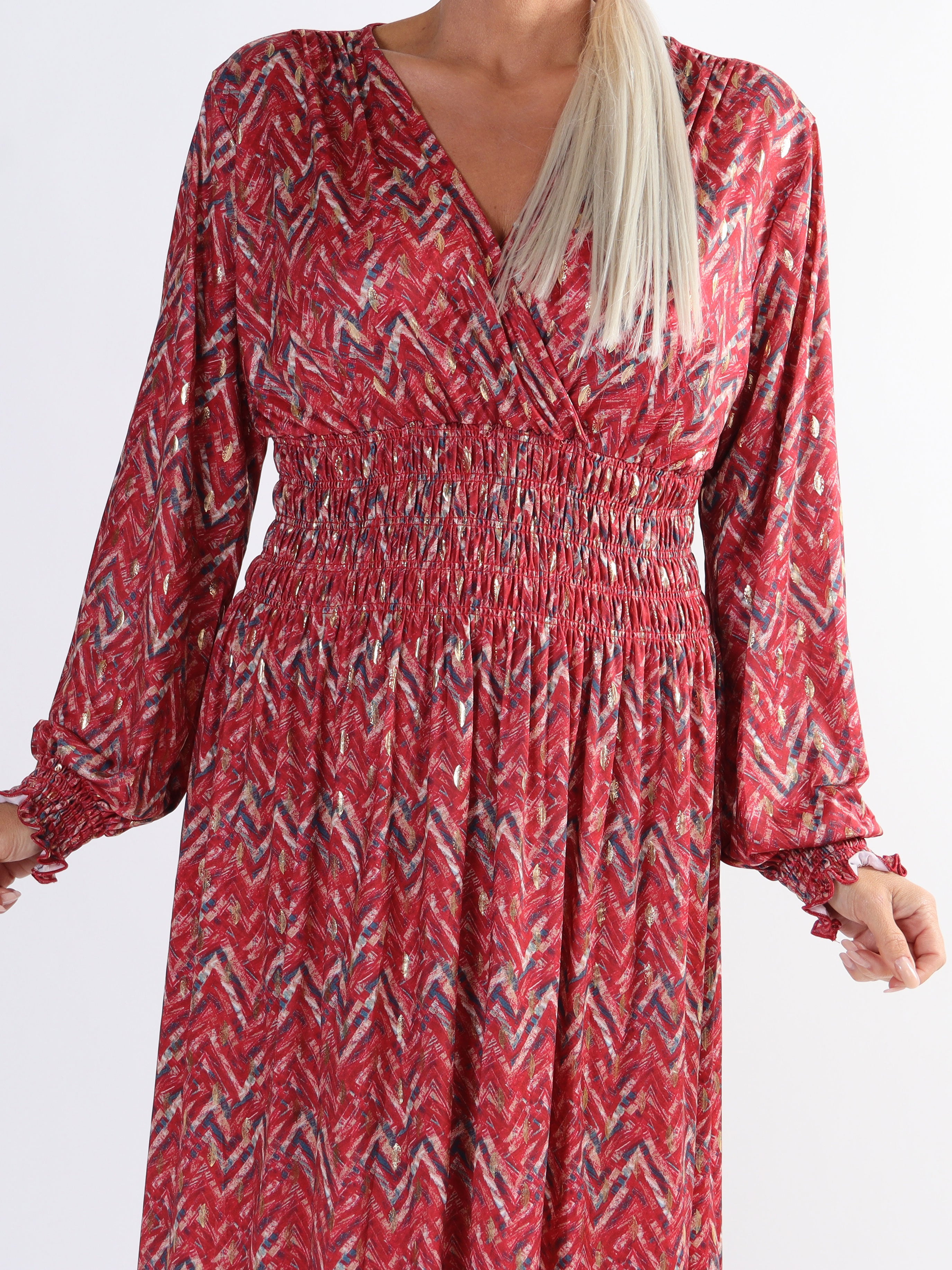 Pams ZigZag Midi L/S - Plus size kjole i krølfrit stof med lange ærmer