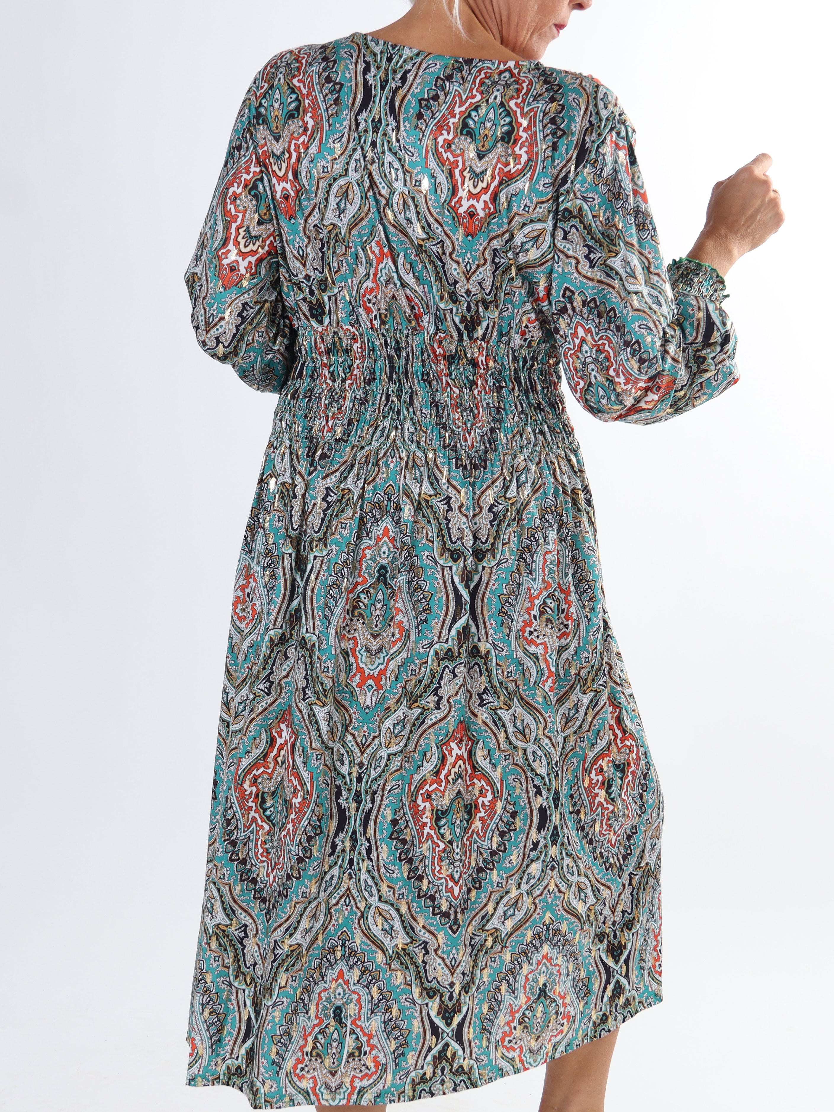 Pams Pattern Midi L/S - Plus size kjole i krølfrit stof med lange ærmer