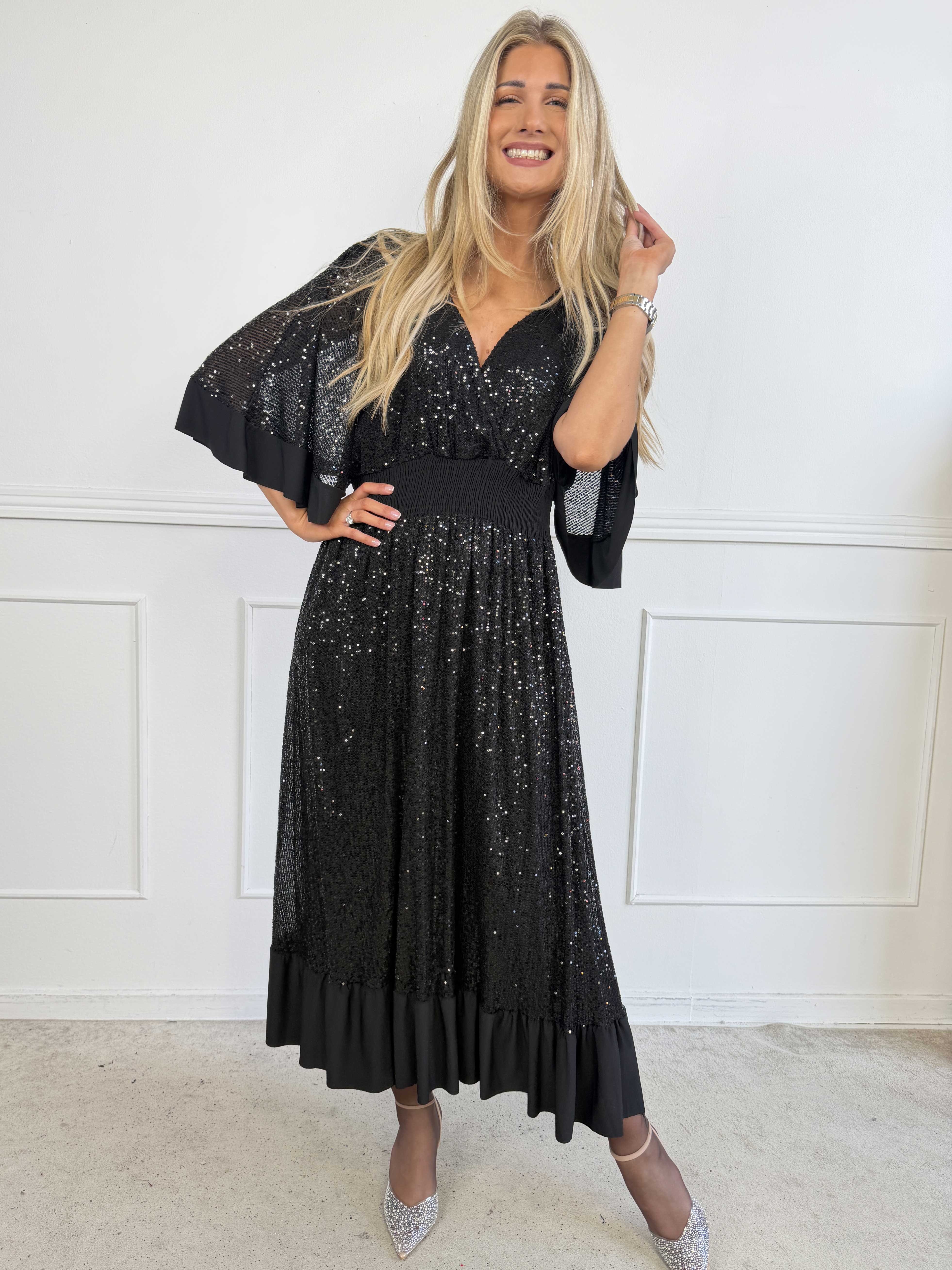 Pamela Glitter - Lang pailletkjole med flæser og smock
