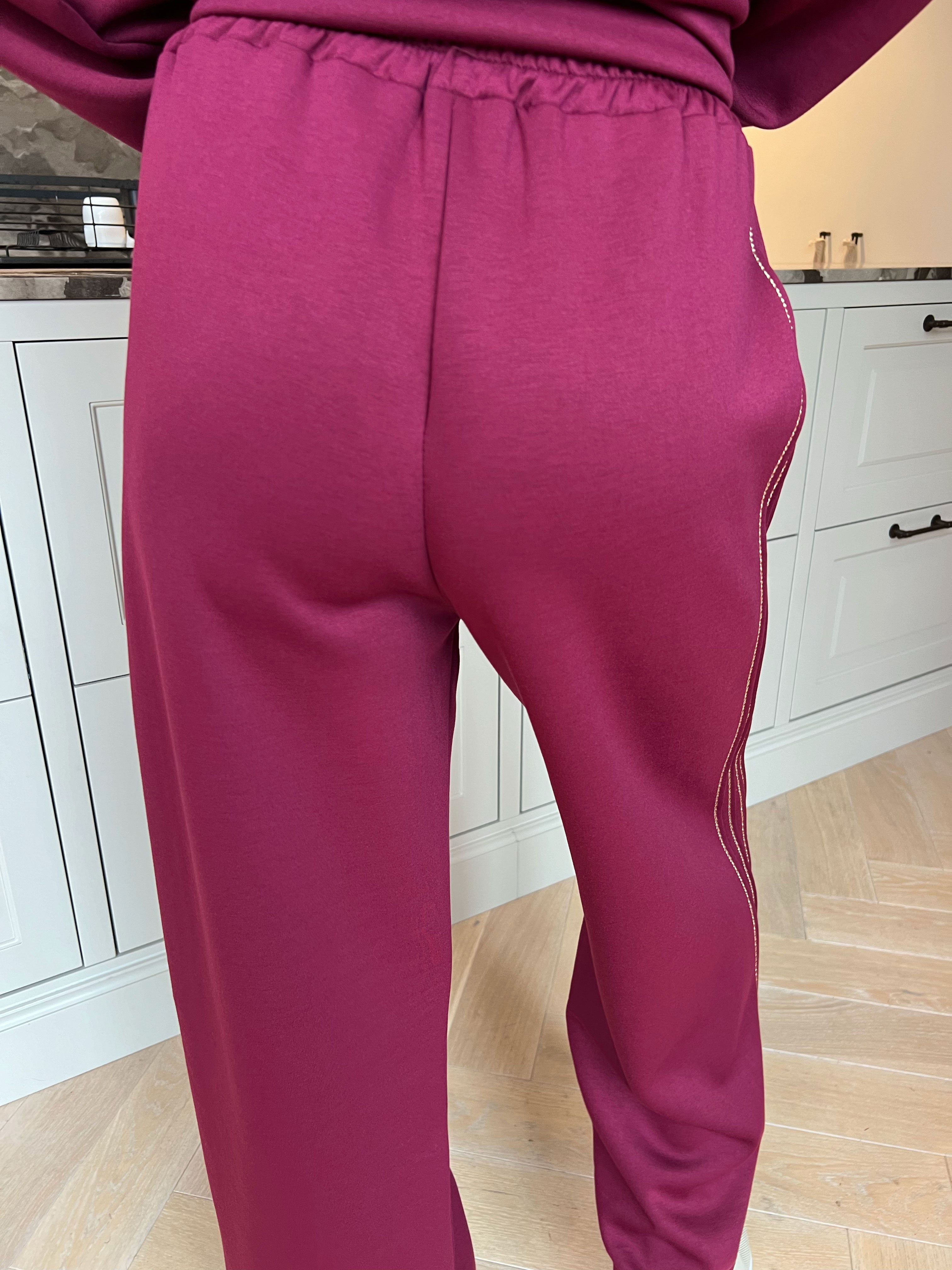 Dream - Blødeste joggingsæt i viskose med elegante gulddetaljer