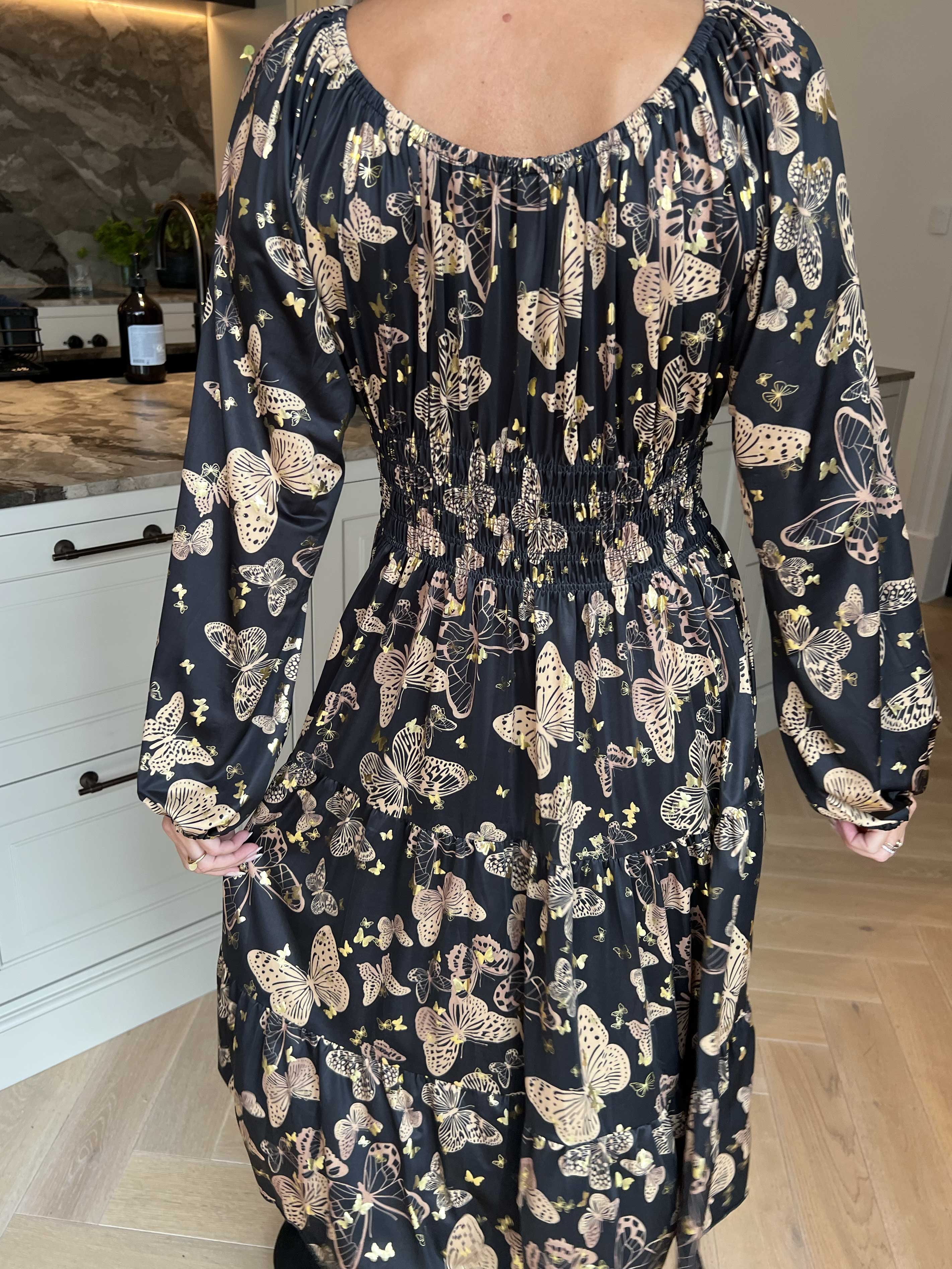 Tea Butterfly L/S - Plus size kjole med elastik i livet og sommerfugleprint