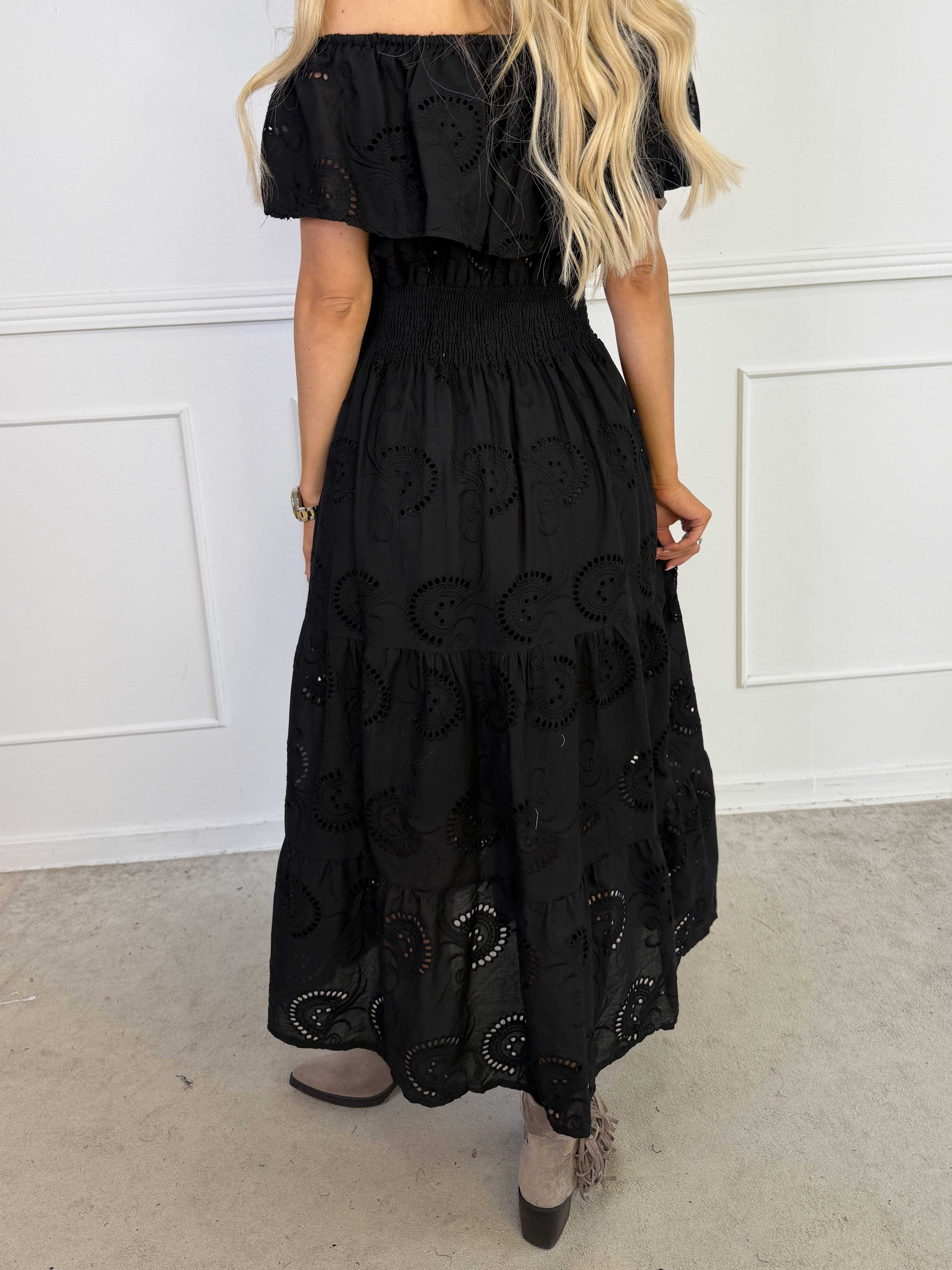 Angelina Broderie - Lang plus size viskosekjole i broderie anglaise