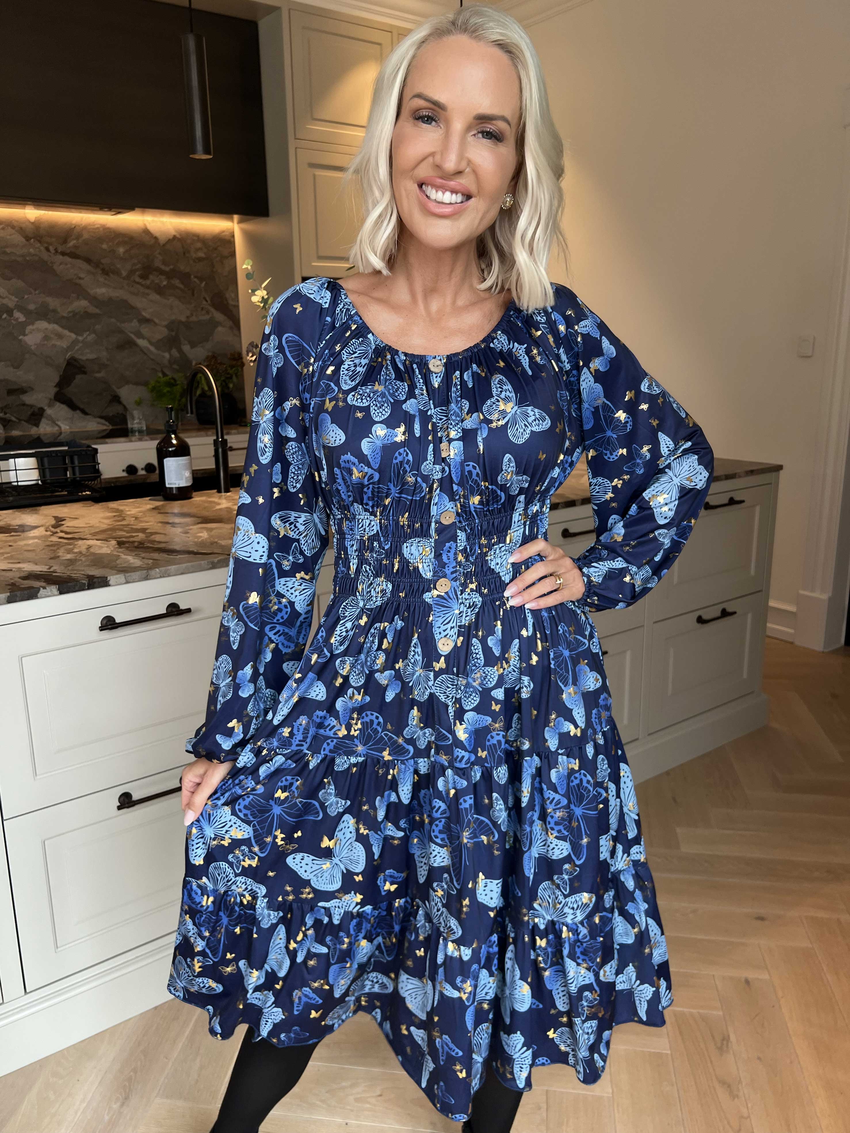 Tea Butterfly L/S - Plus size kjole med elastik i livet og sommerfugleprint