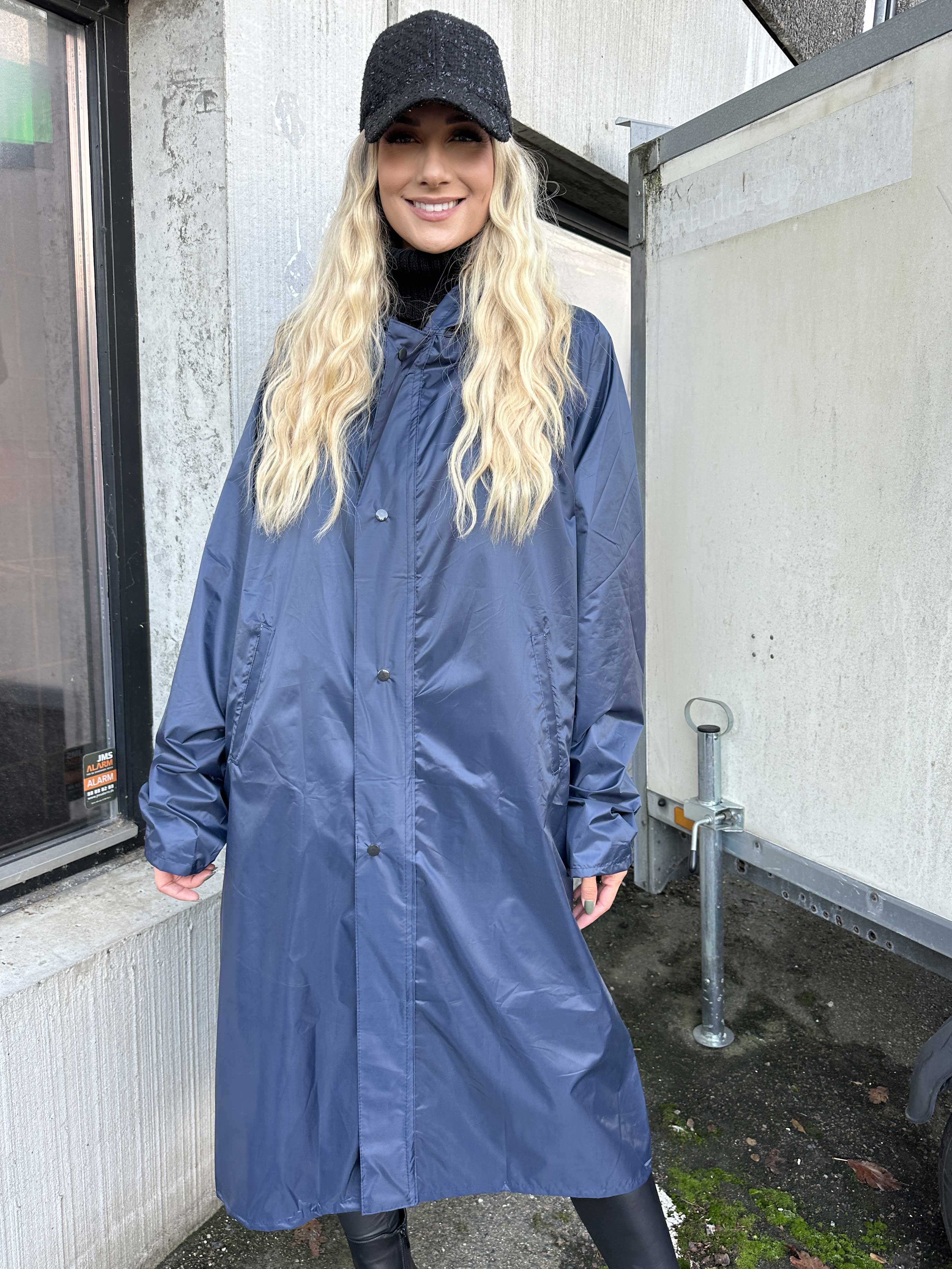 Reina - Regnjakke med hætte