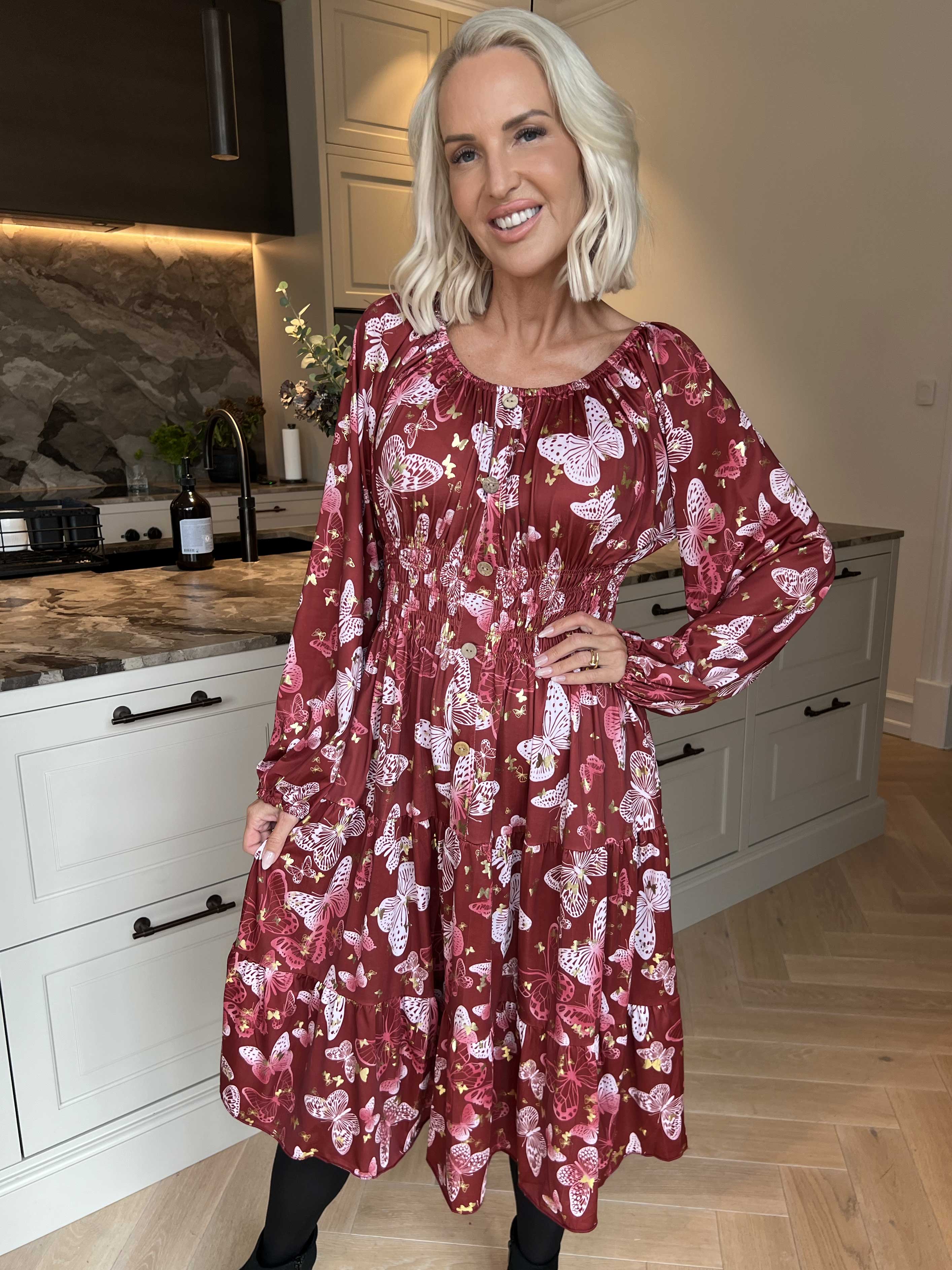 Tea Butterfly L/S - Plus size kjole med elastik i livet og sommerfugleprint