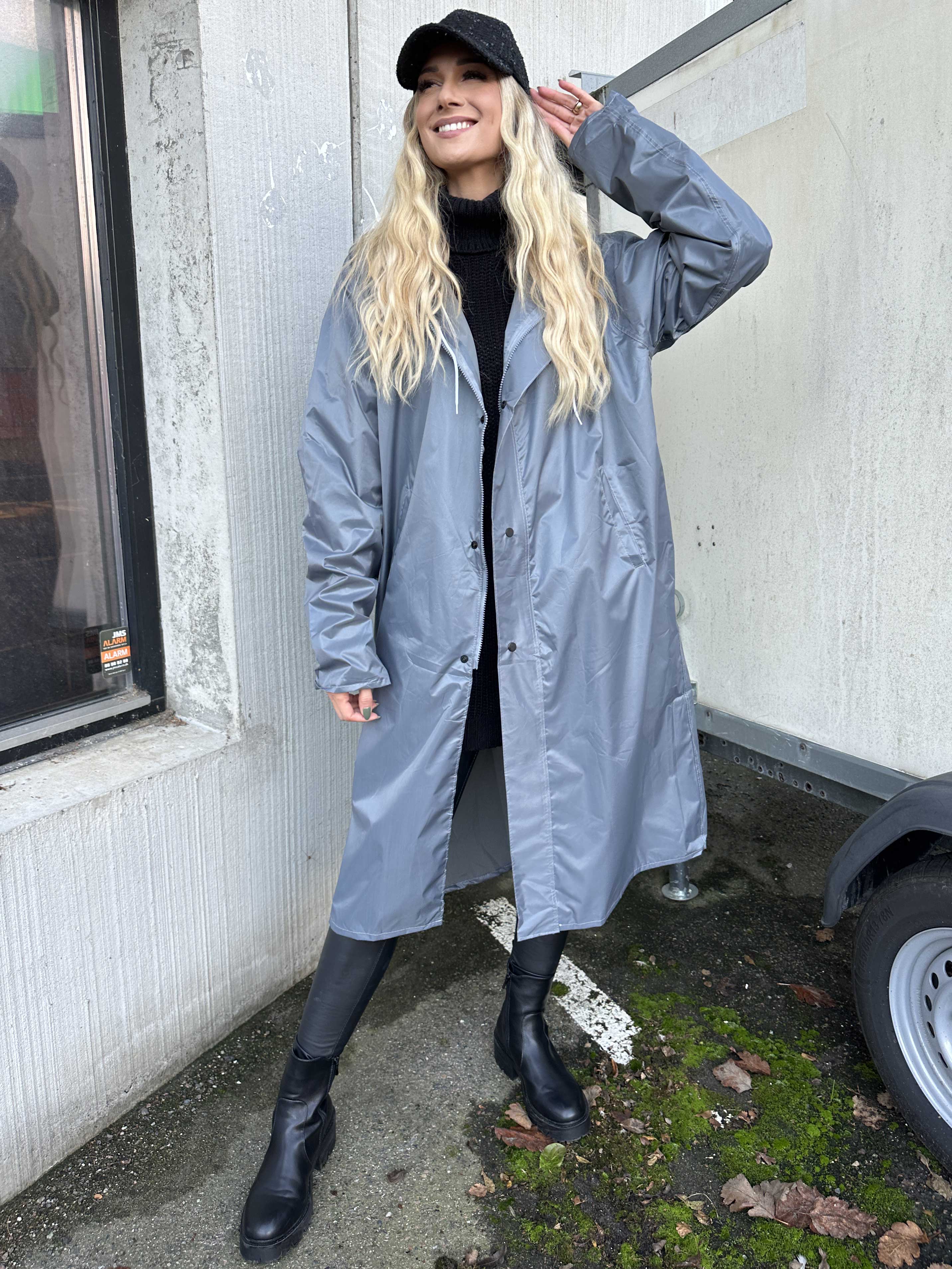 Reina - Regnjakke med hætte