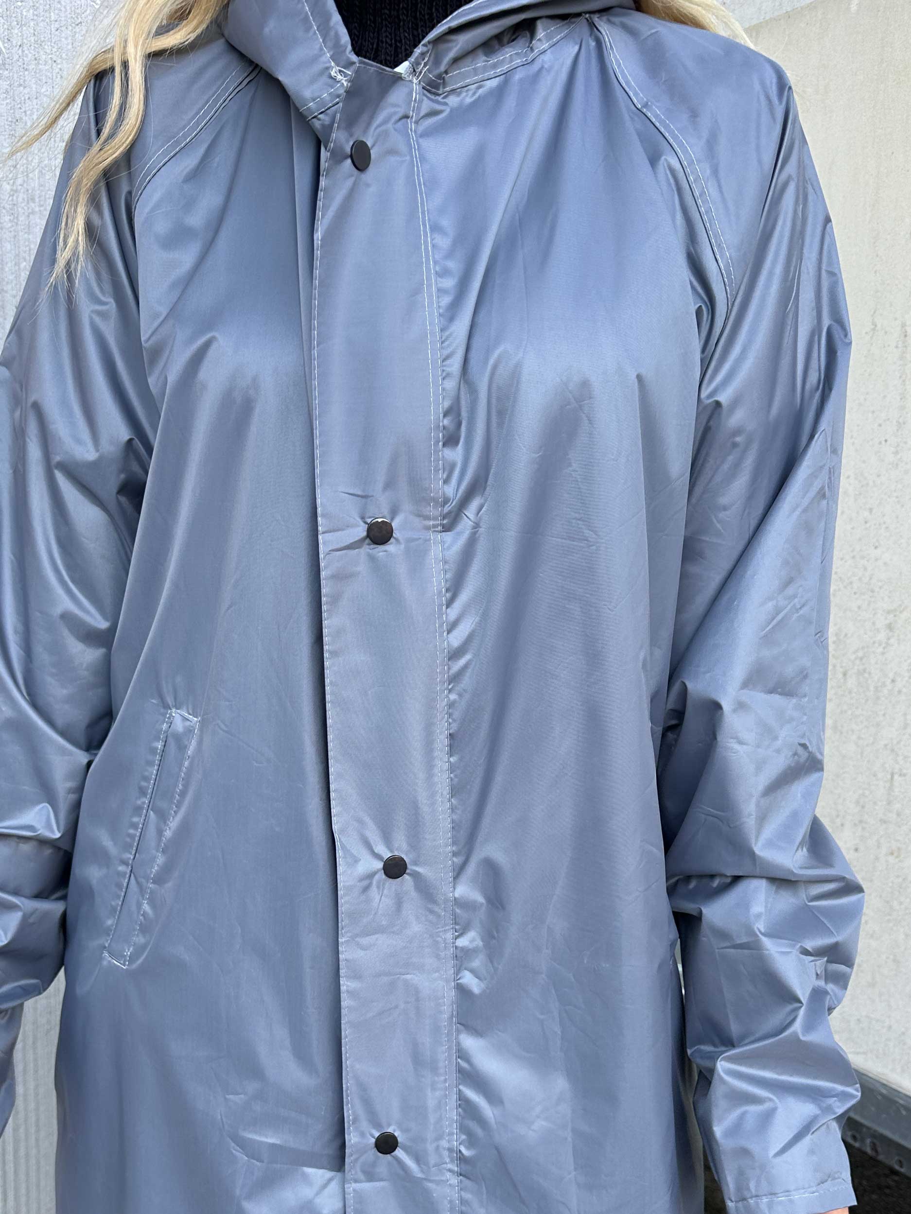 Reina - Regnjakke med hætte