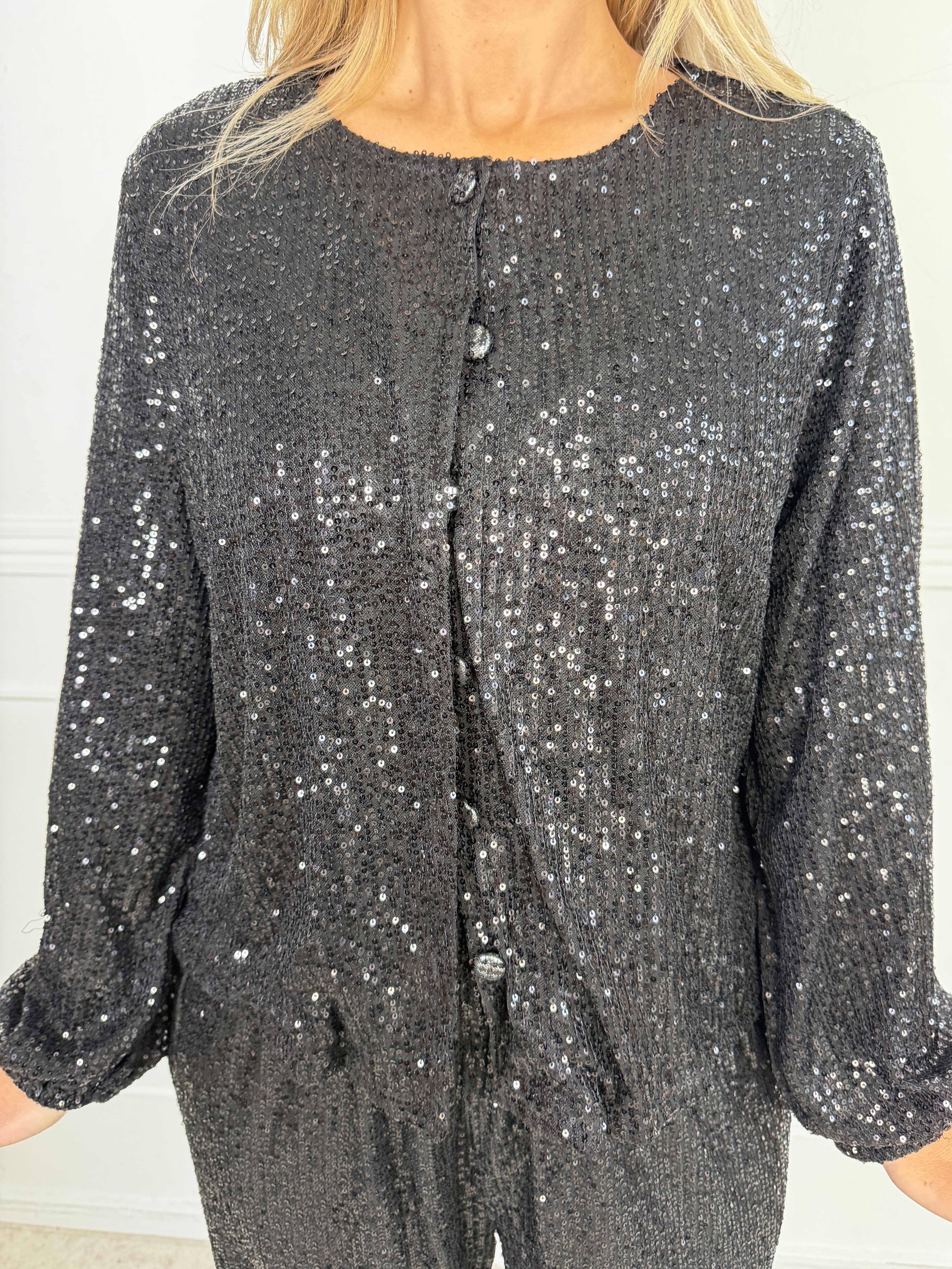 Paige - Plus size pailletcardigan med flotte slåede knapper