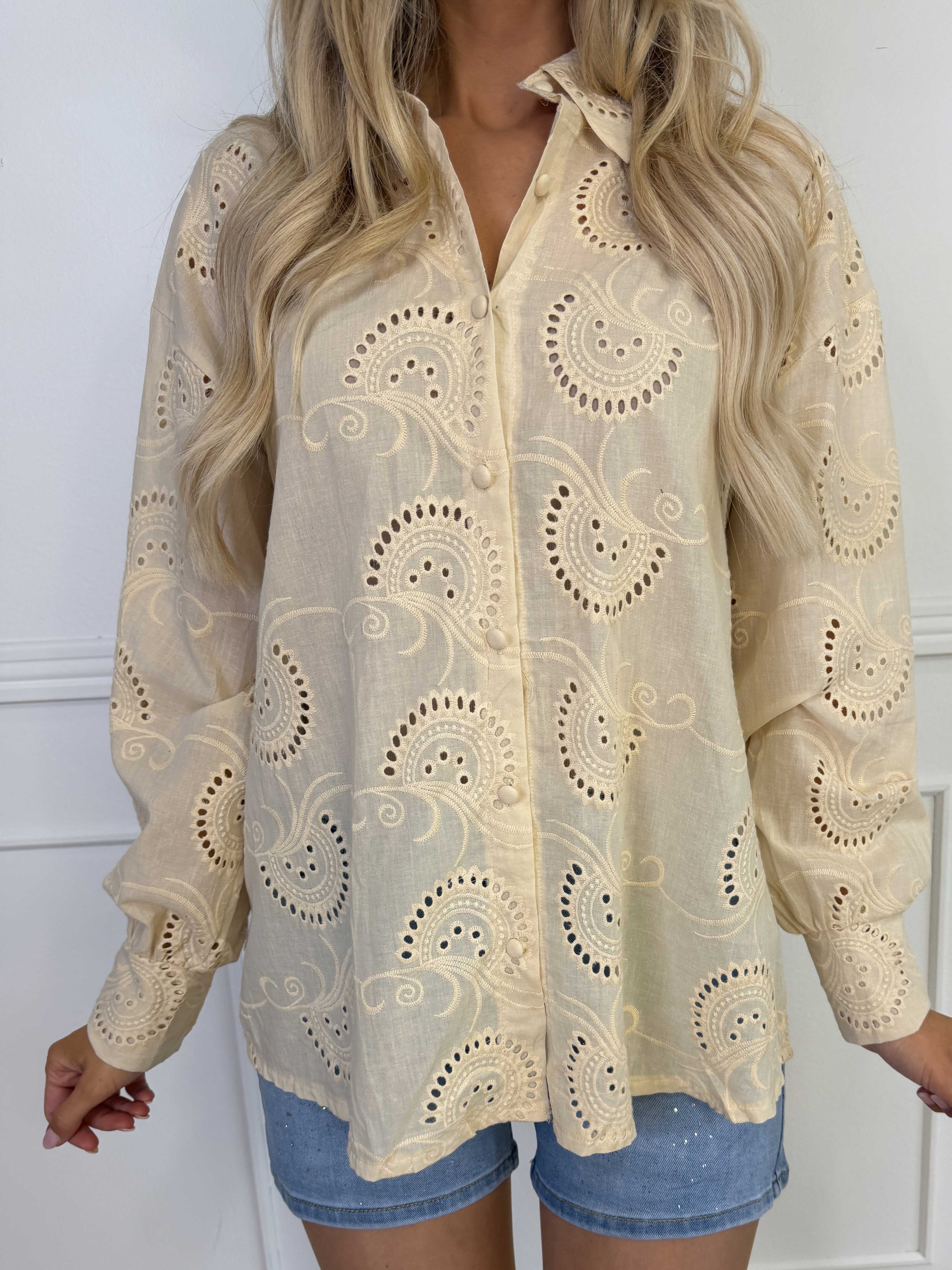 Lona Broderie - Broderie anglaise plus size skjorte i viskose