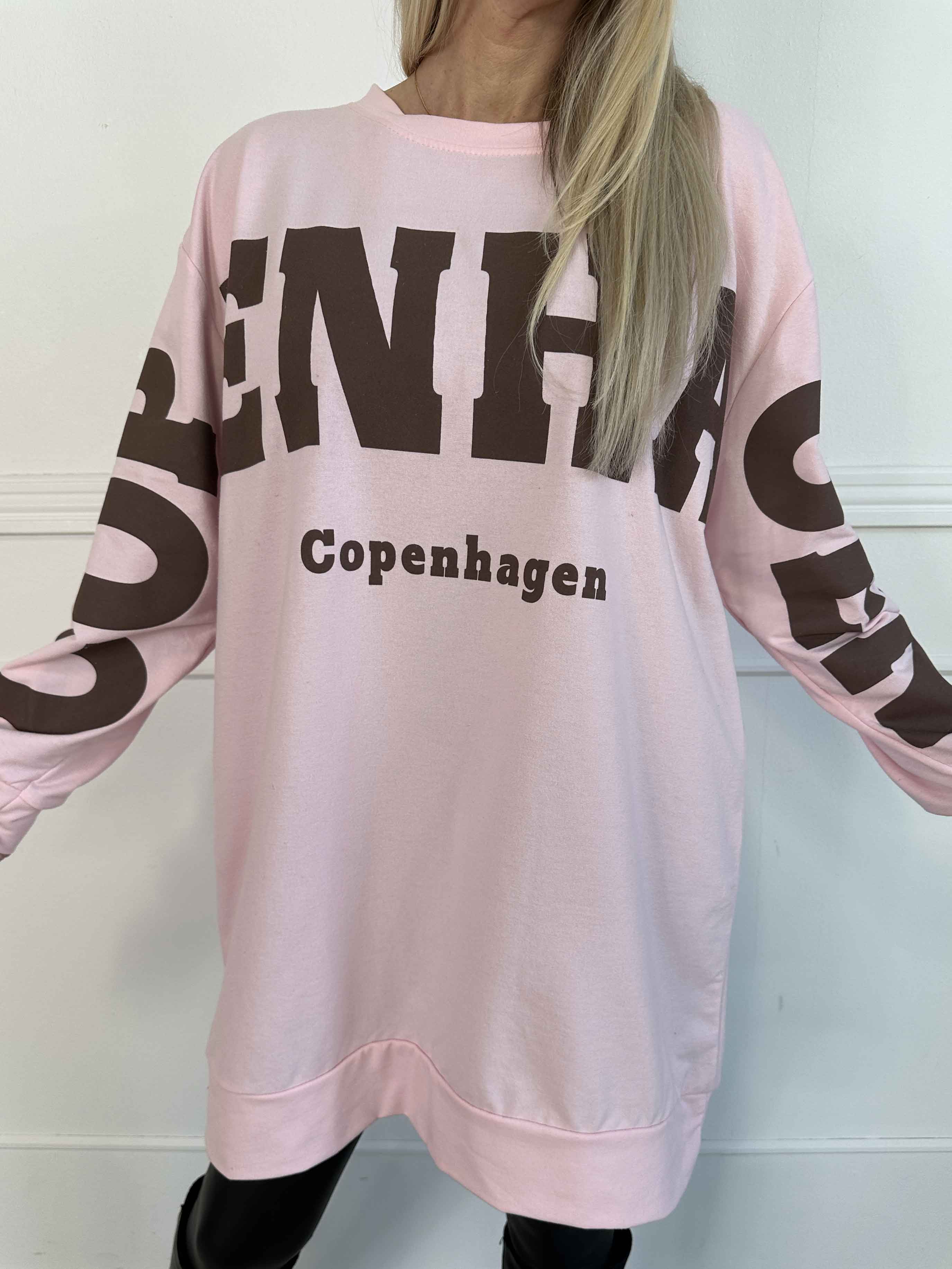 Claudine - Joggingkjole i bomuld med COPENHAGEN tekst