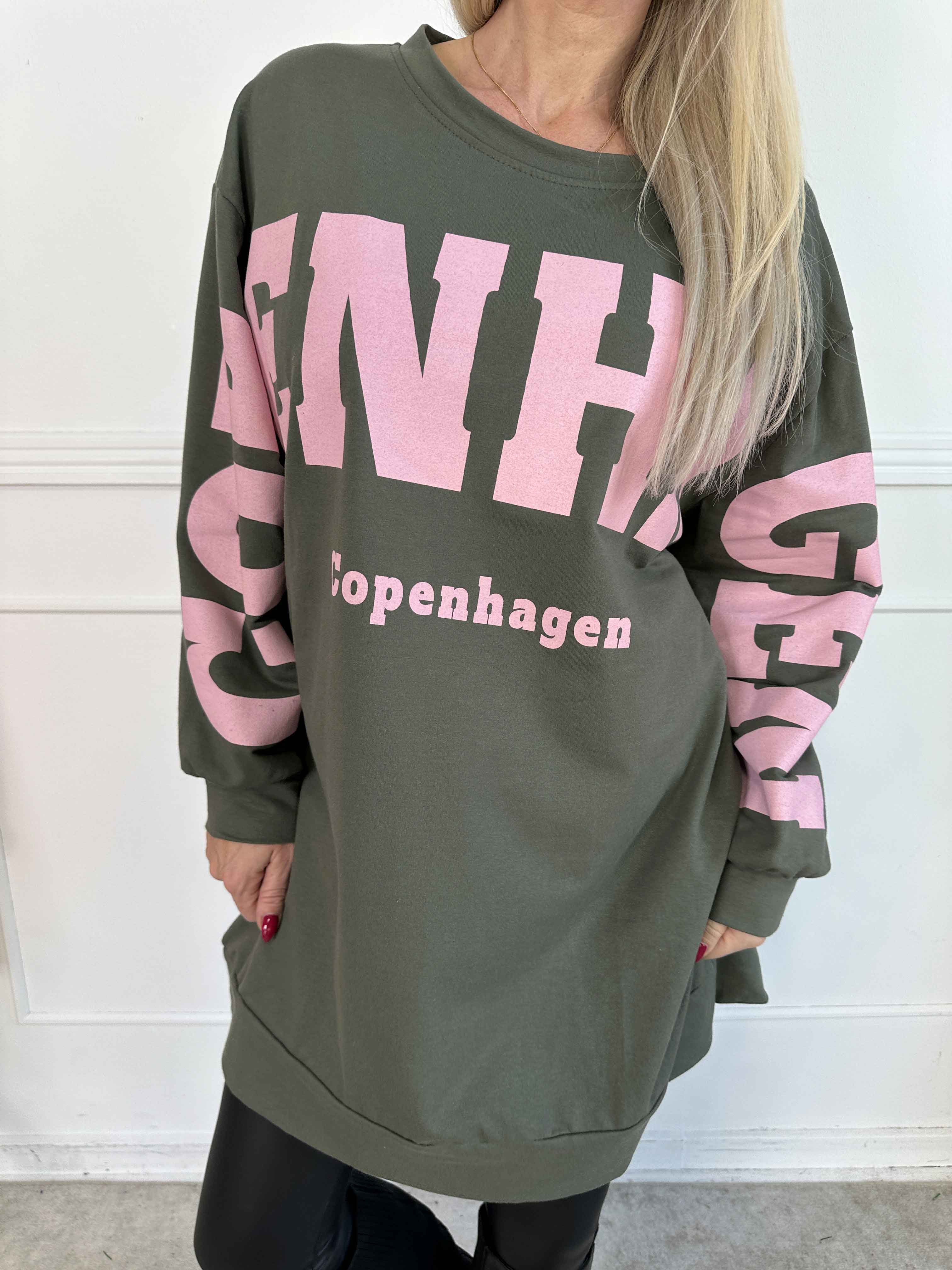 Claudine - Joggingkjole i bomuld med COPENHAGEN tekst