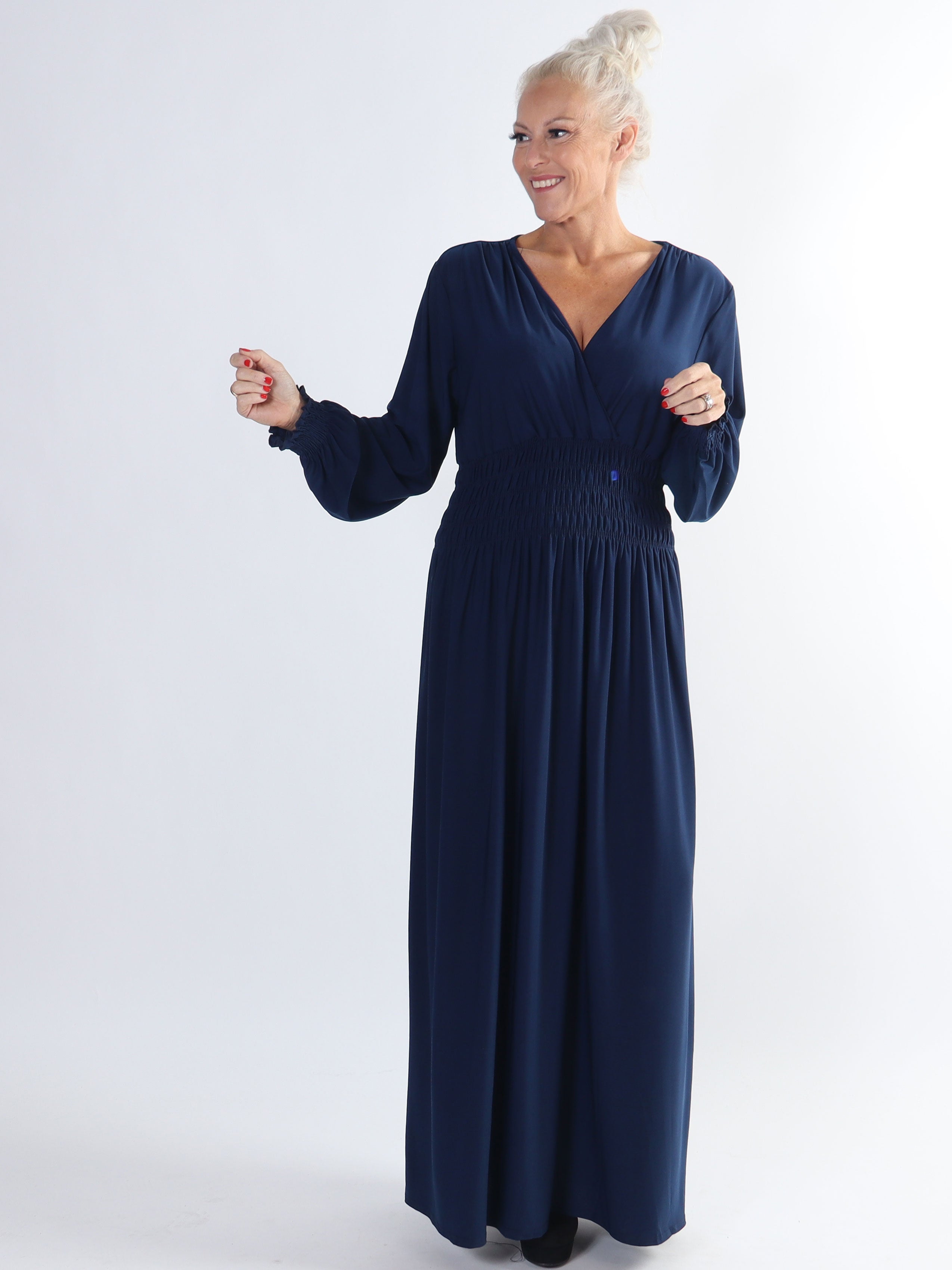 Pams Plain L/S - Elastisk plus size kjole med smock og lange ærmer