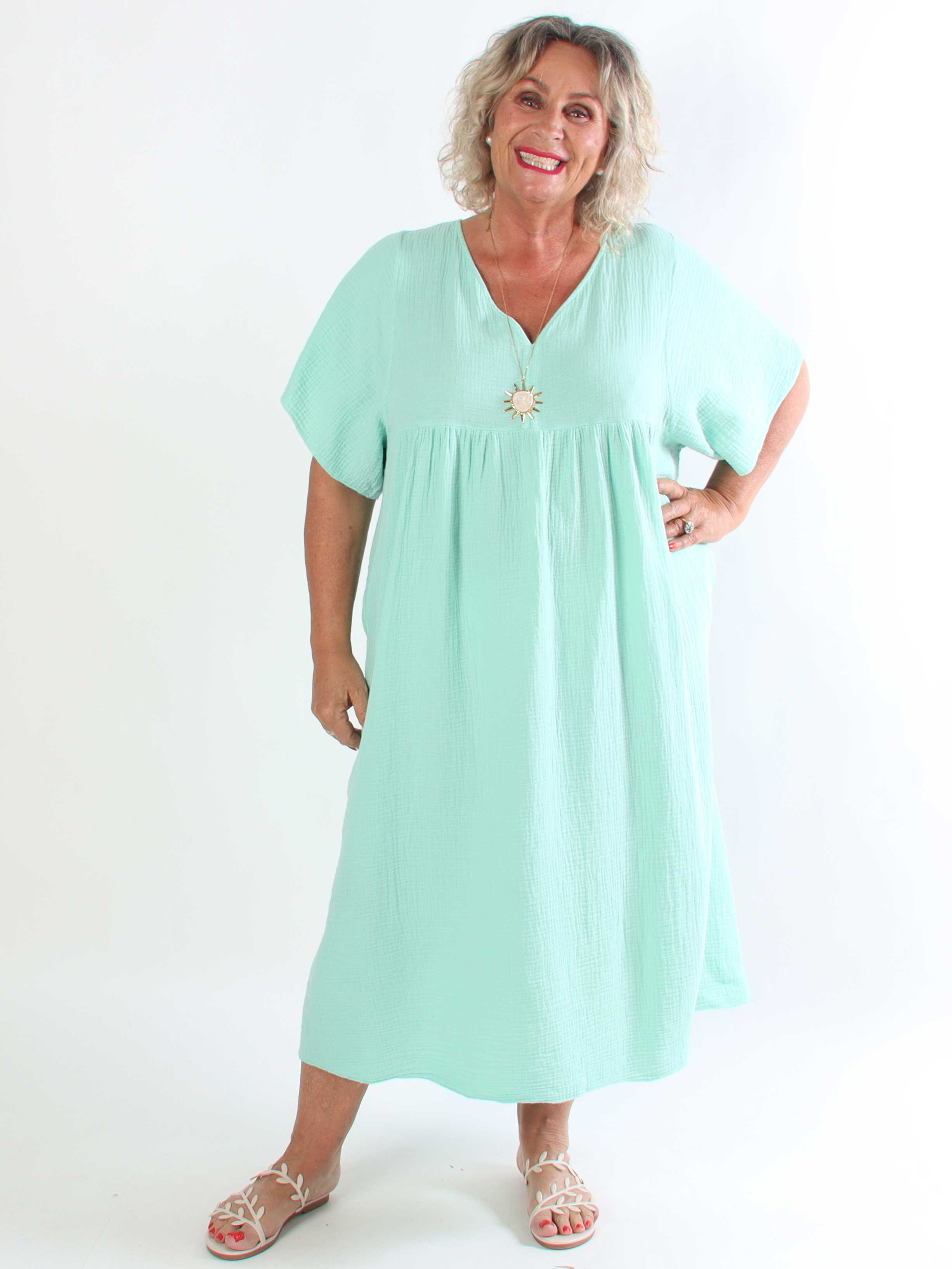 Kanja - Blød lang plus size kjole i bomuldsmusselin