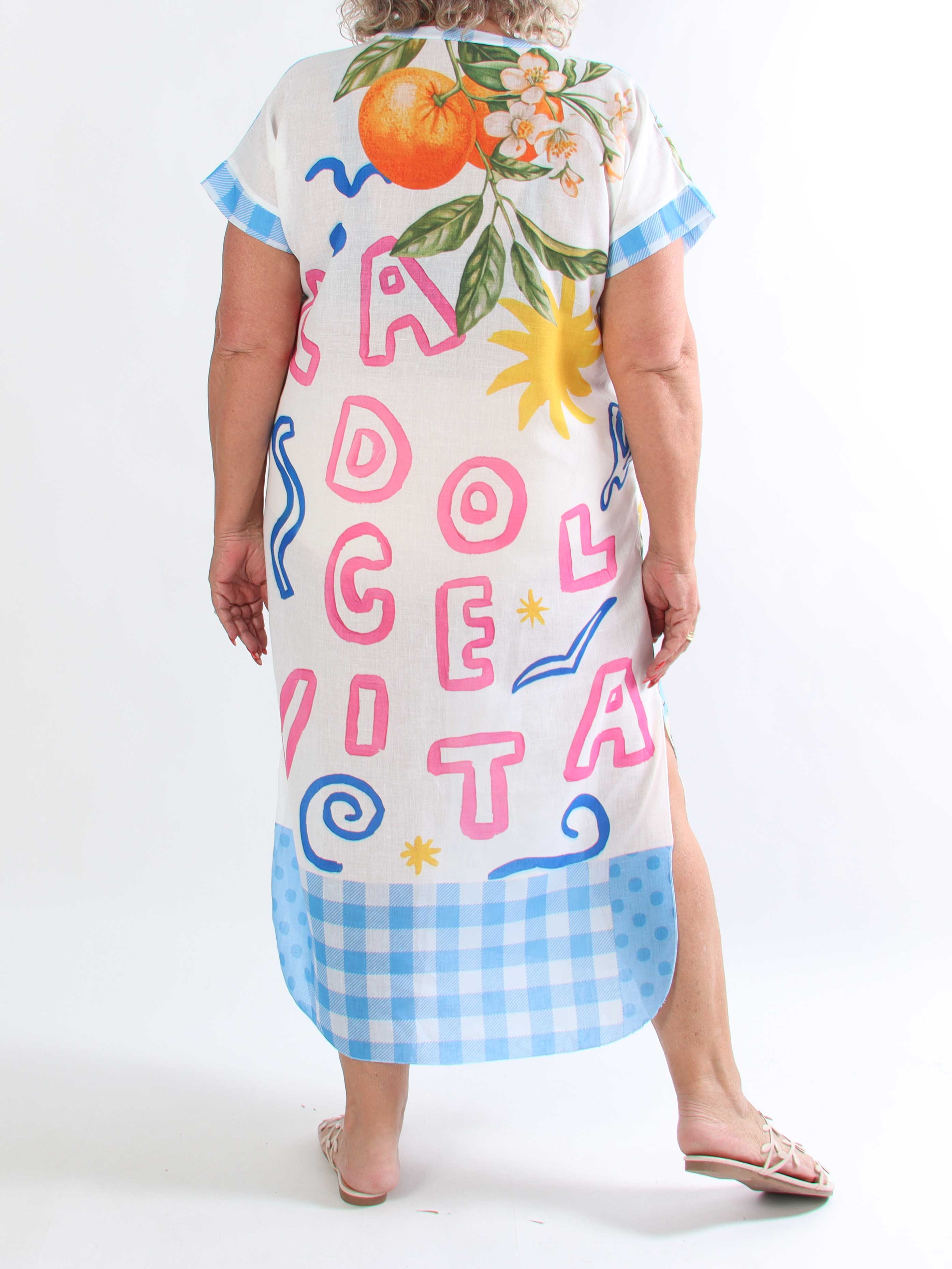 Katherine - Skøn plus size kjole med et charmerende italiensk inspireret print