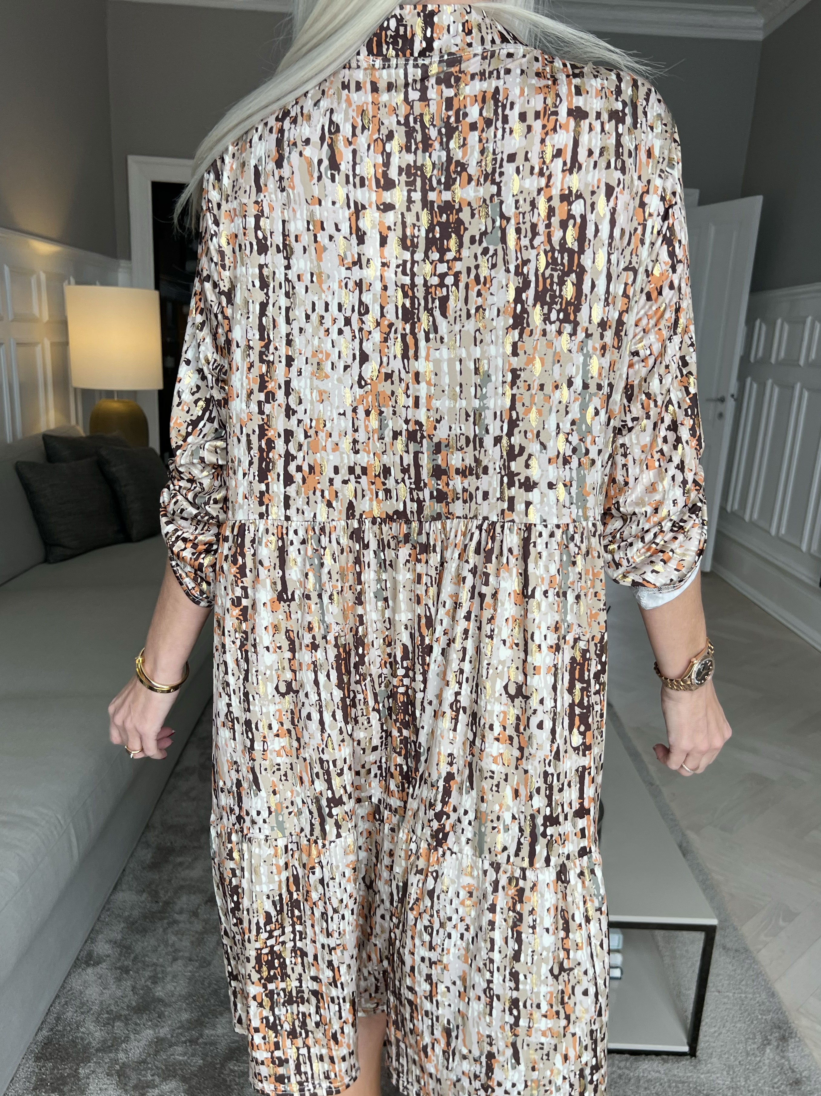 Milano Pattern Midi - Mønstret kjole med lag på lag look