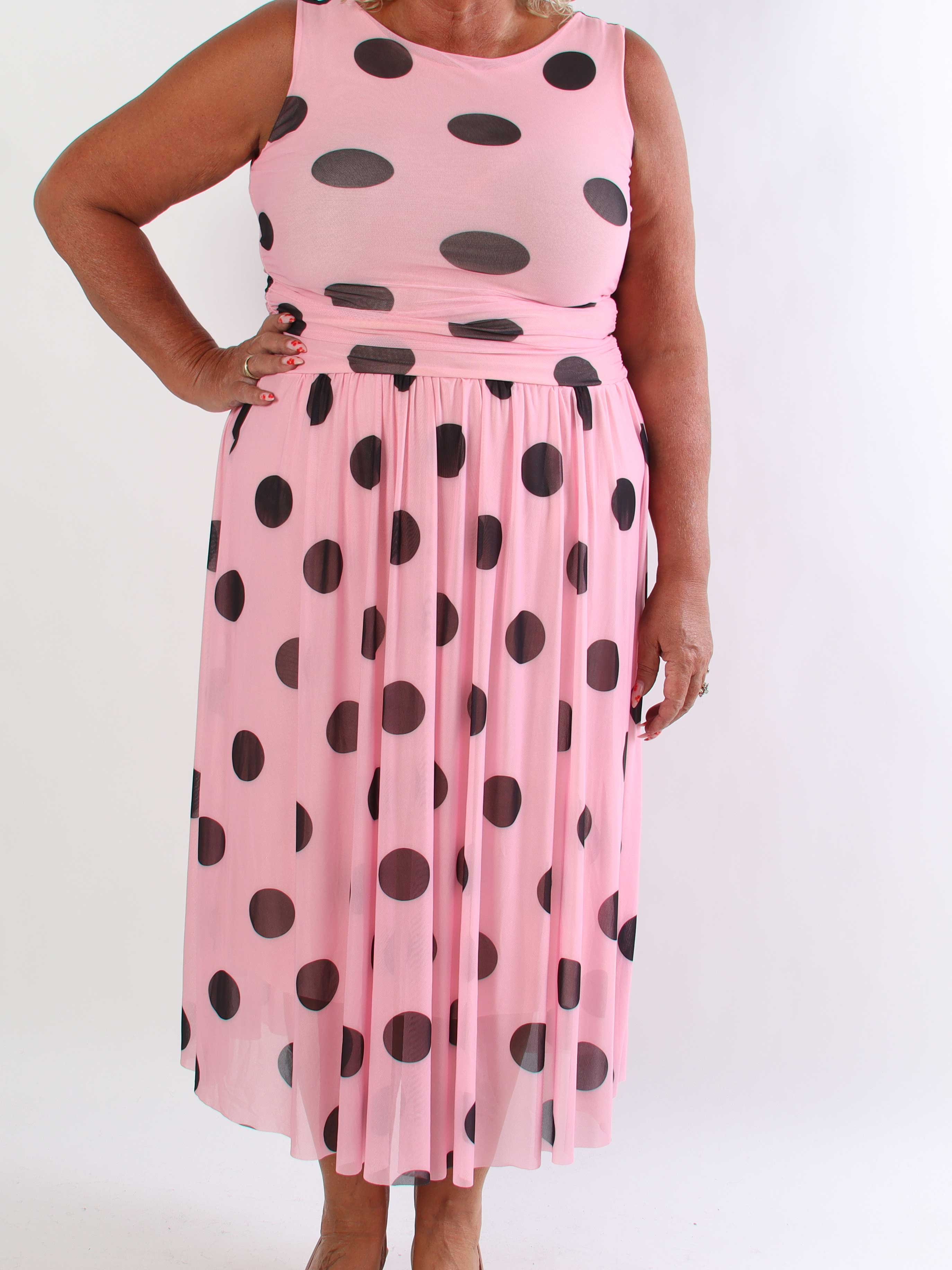 Hallie - Elegant stretchy plus size kjole i mesh med prikker