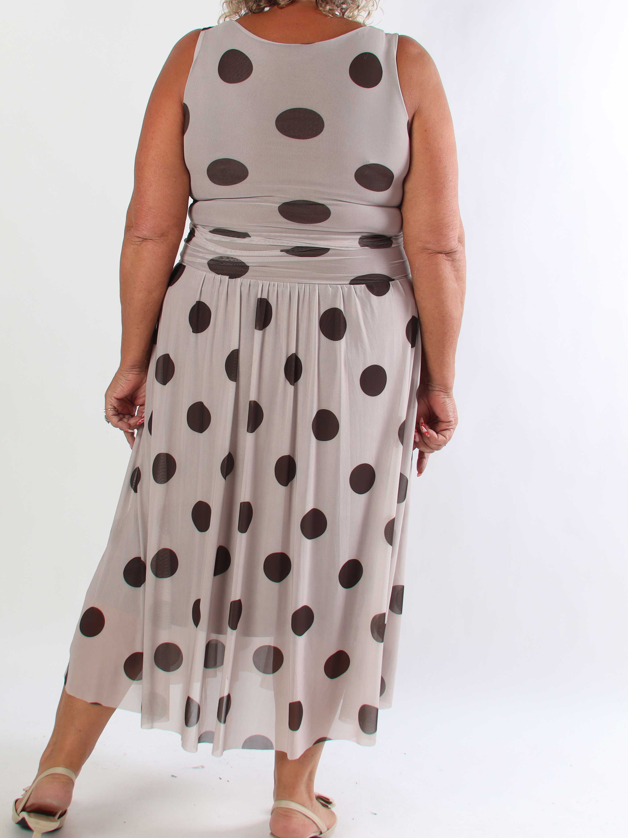 Hallie - Elegant stretchy plus size kjole i mesh med prikker