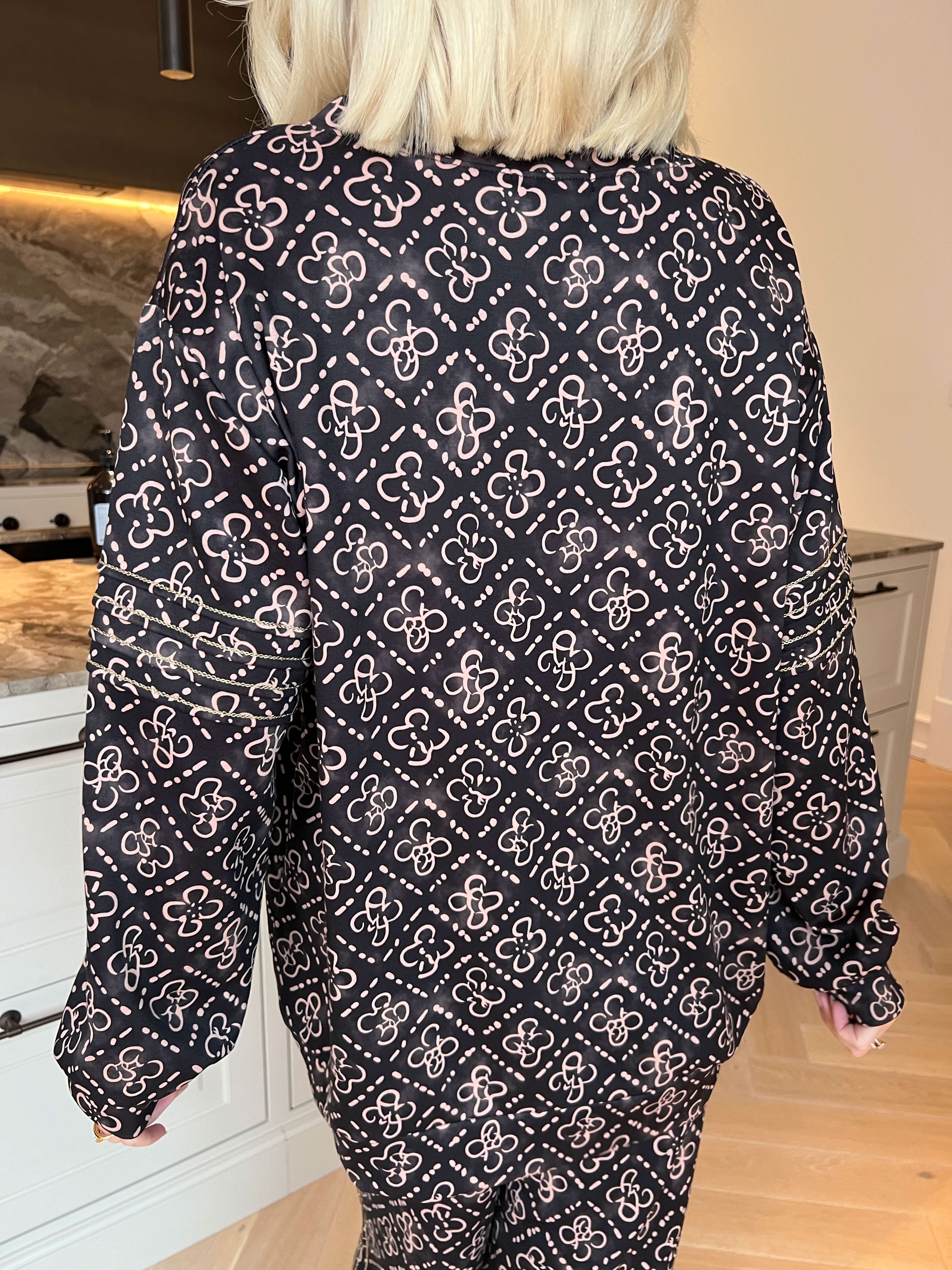 Dream Pattern - Plus size joggingsæt i viskose med trendy print, gulddetaljer og ribkanter
