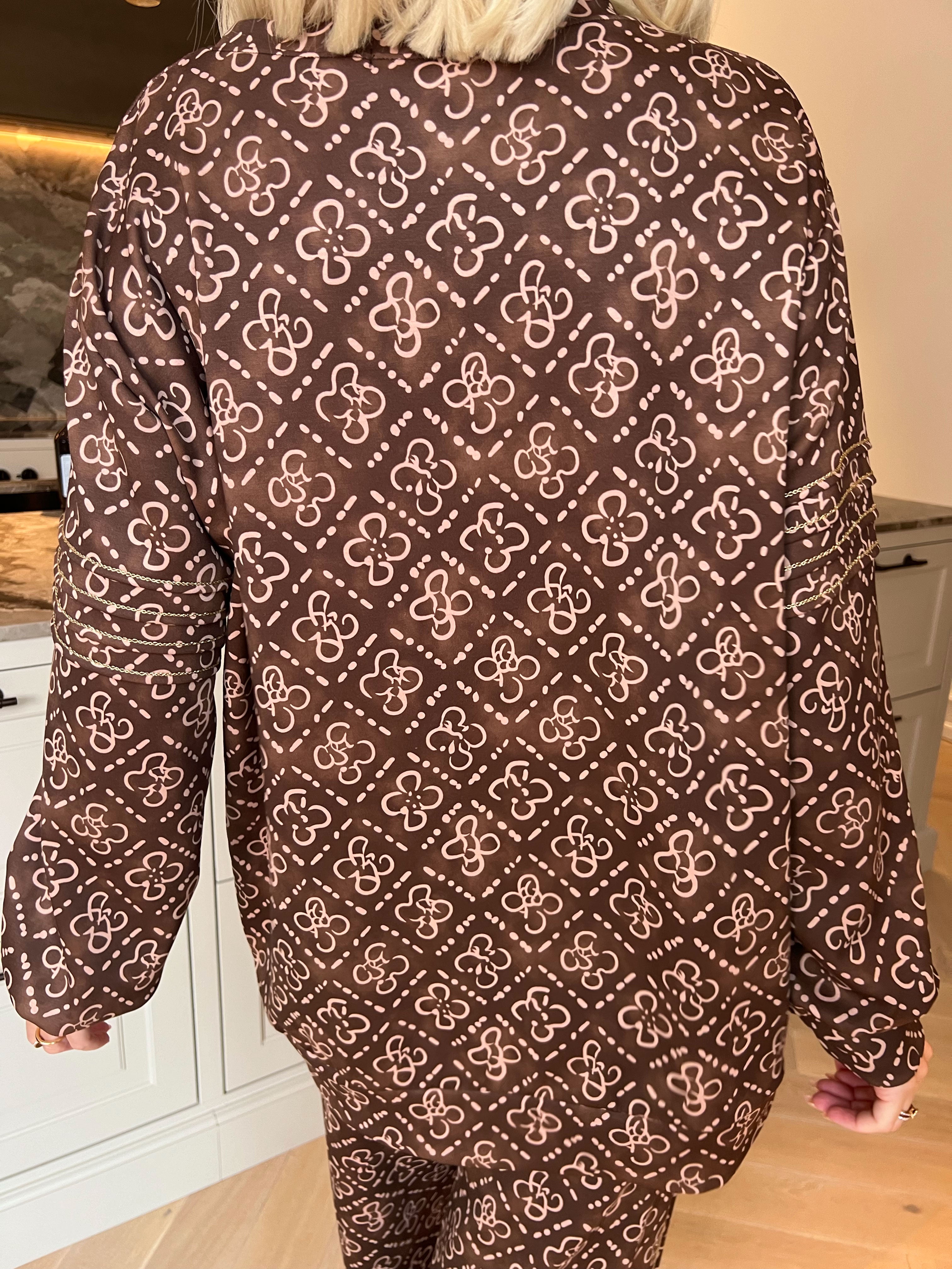 Dream Pattern - Plus size joggingsæt i viskose med trendy print, gulddetaljer og ribkanter